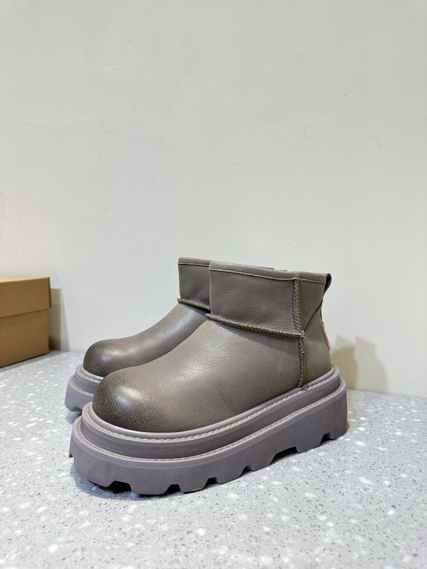 [UGG Women