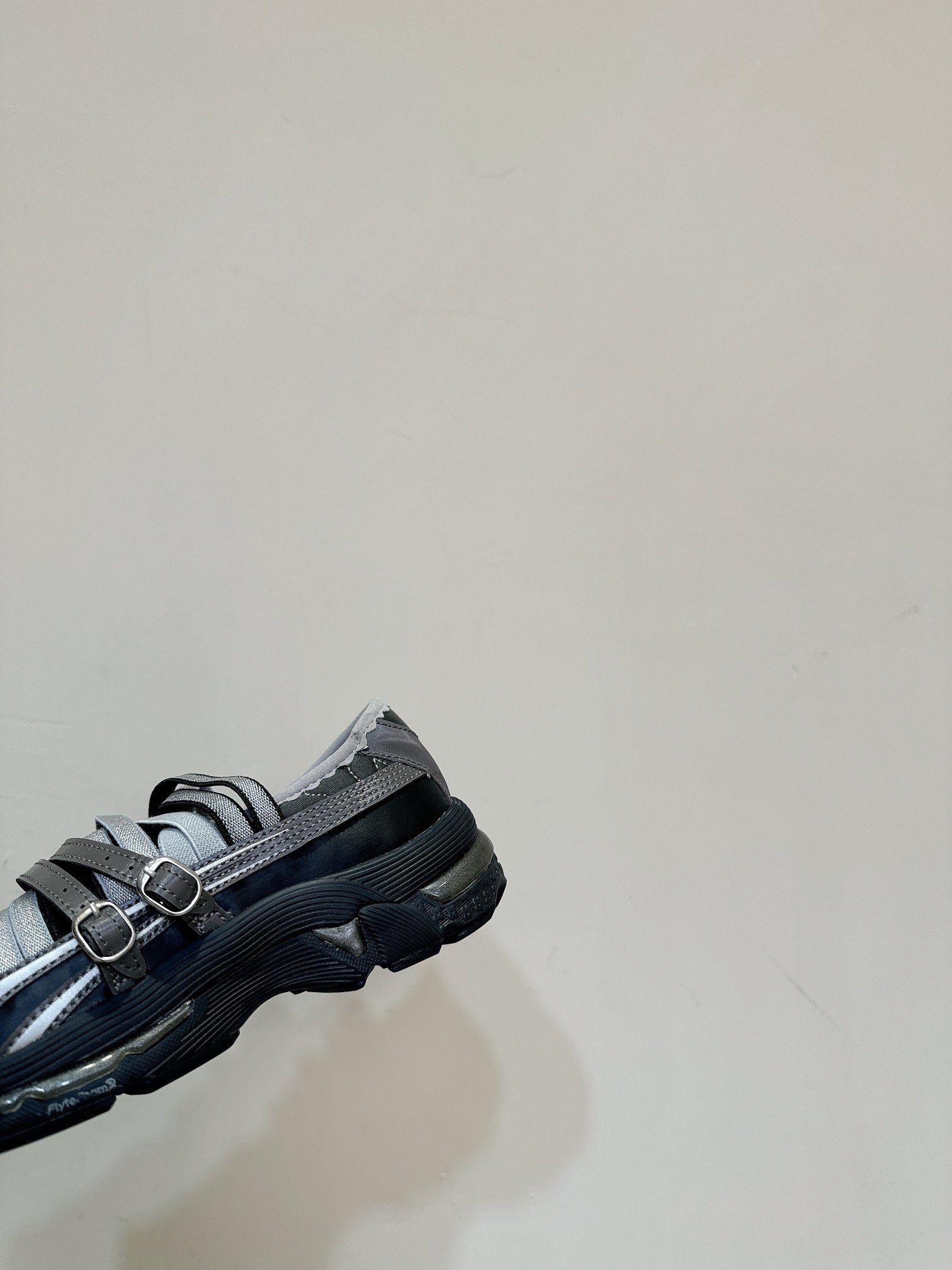 High Demand for Kiko Kostadinov x ASICS Triangular Cooperation Shoes - 图片 7