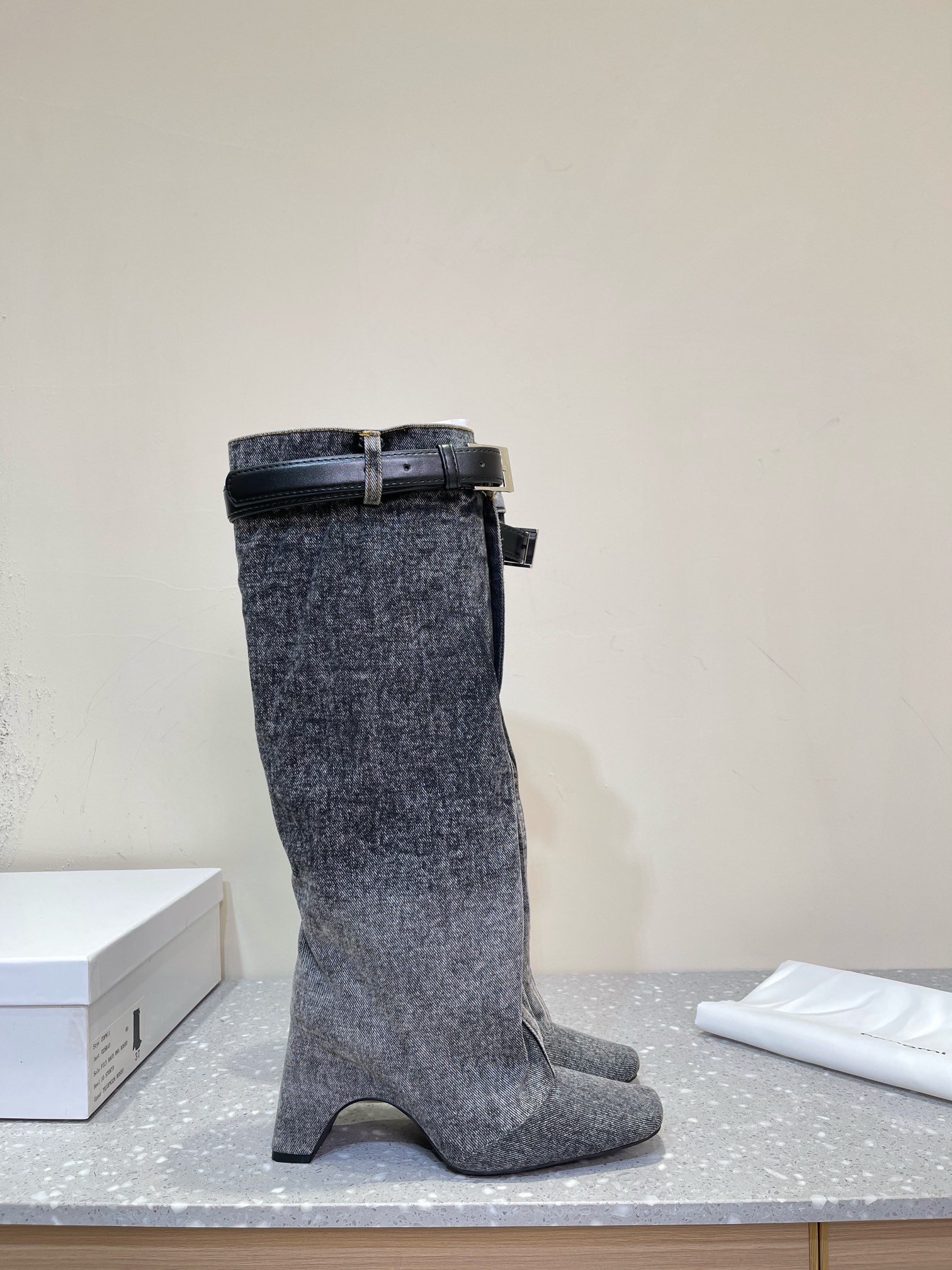 Stylish Coperni 23SS Horn Boots: Unique Design with Imported Calves and Water-Washed Jeans - 图片 6