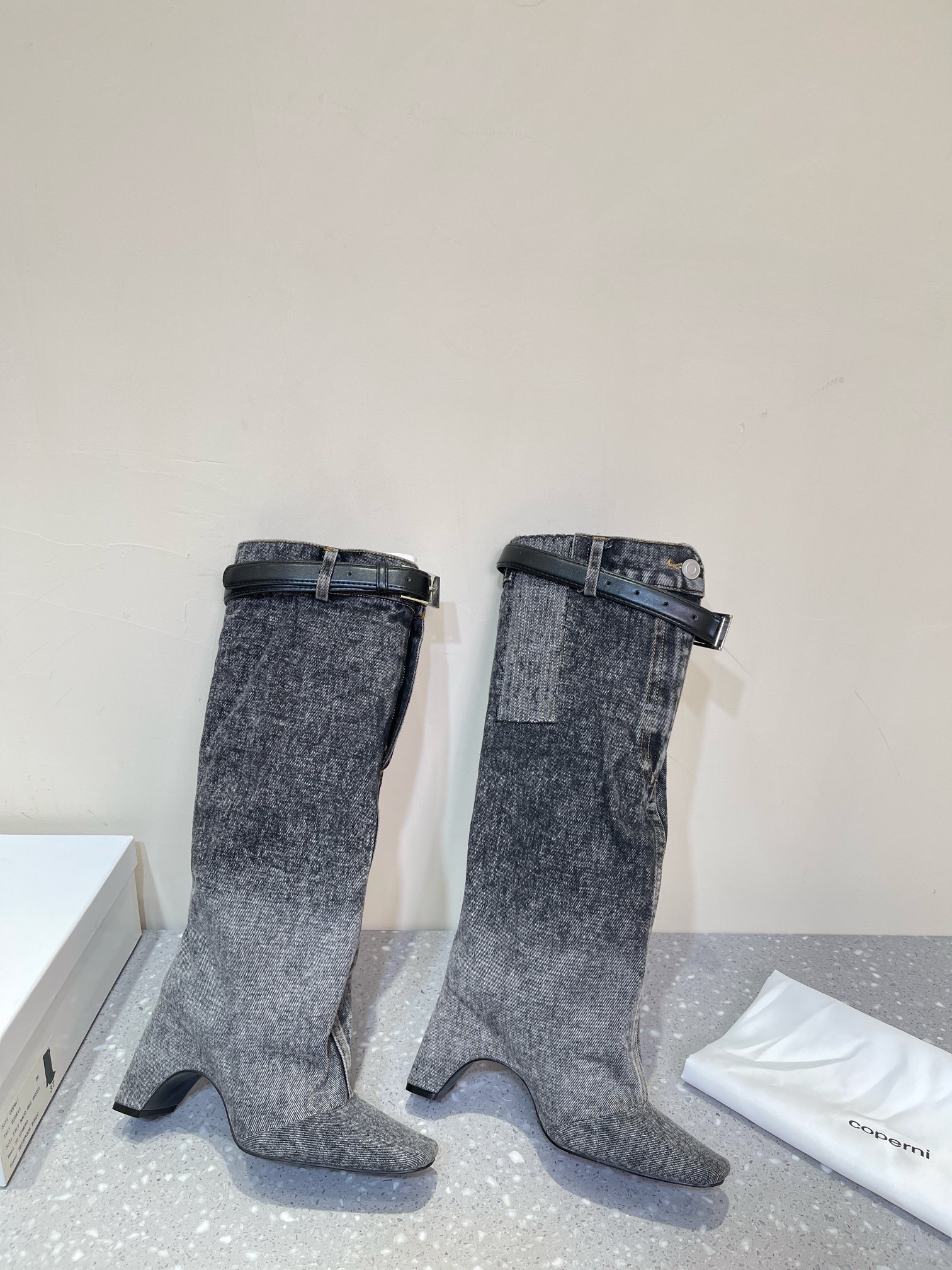 Stylish Coperni 23SS Horn Boots: Unique Design with Imported Calves and Water-Washed Jeans - 图片 4