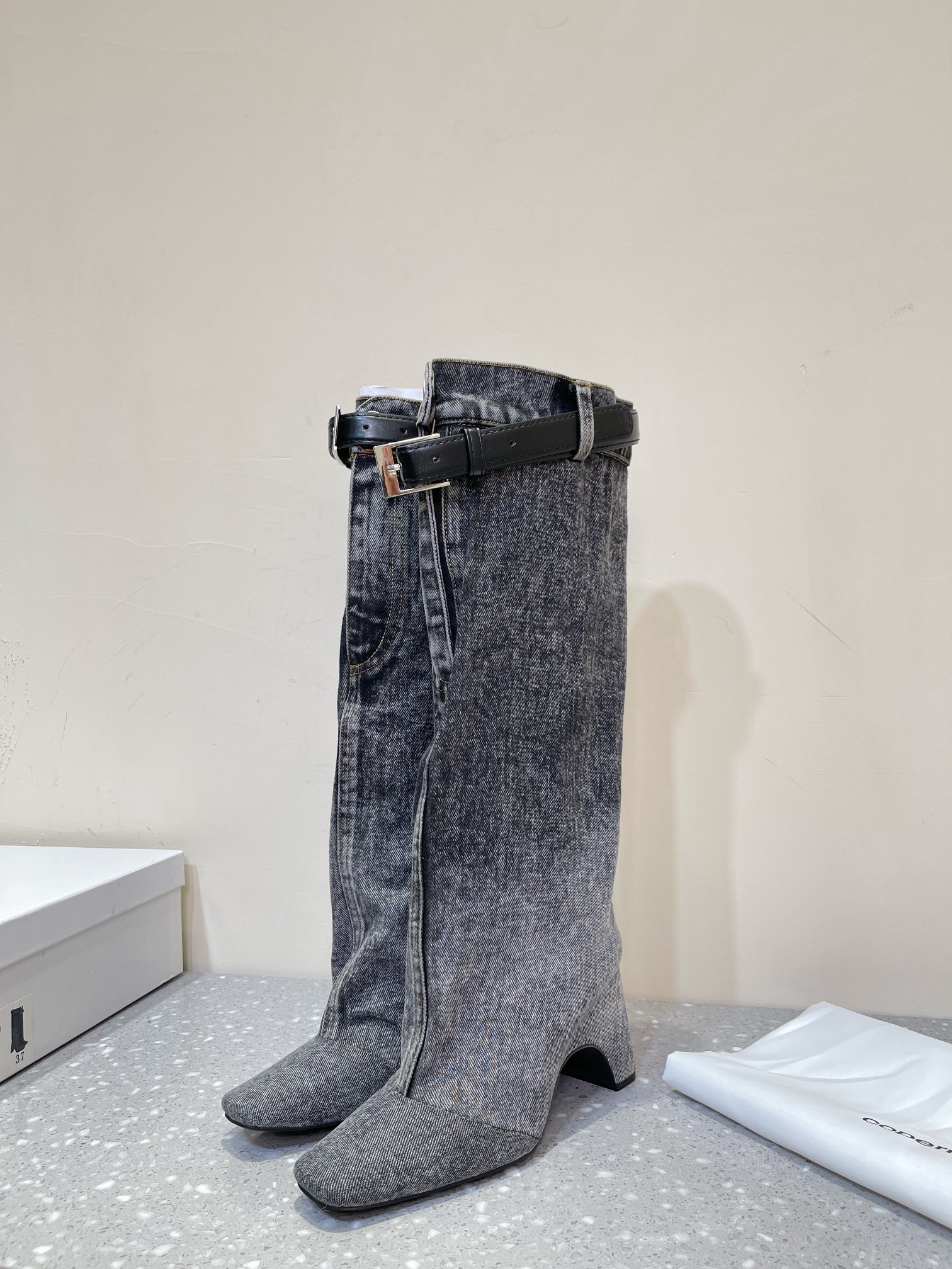Stylish Coperni 23SS Horn Boots: Unique Design with Imported Calves and Water-Washed Jeans - 图片 1