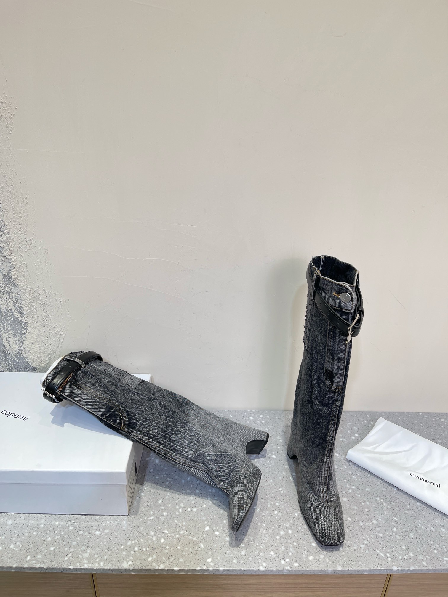 Stylish Coperni 23SS Horn Boots: Unique Design with Imported Calves and Water-Washed Jeans - 图片 3