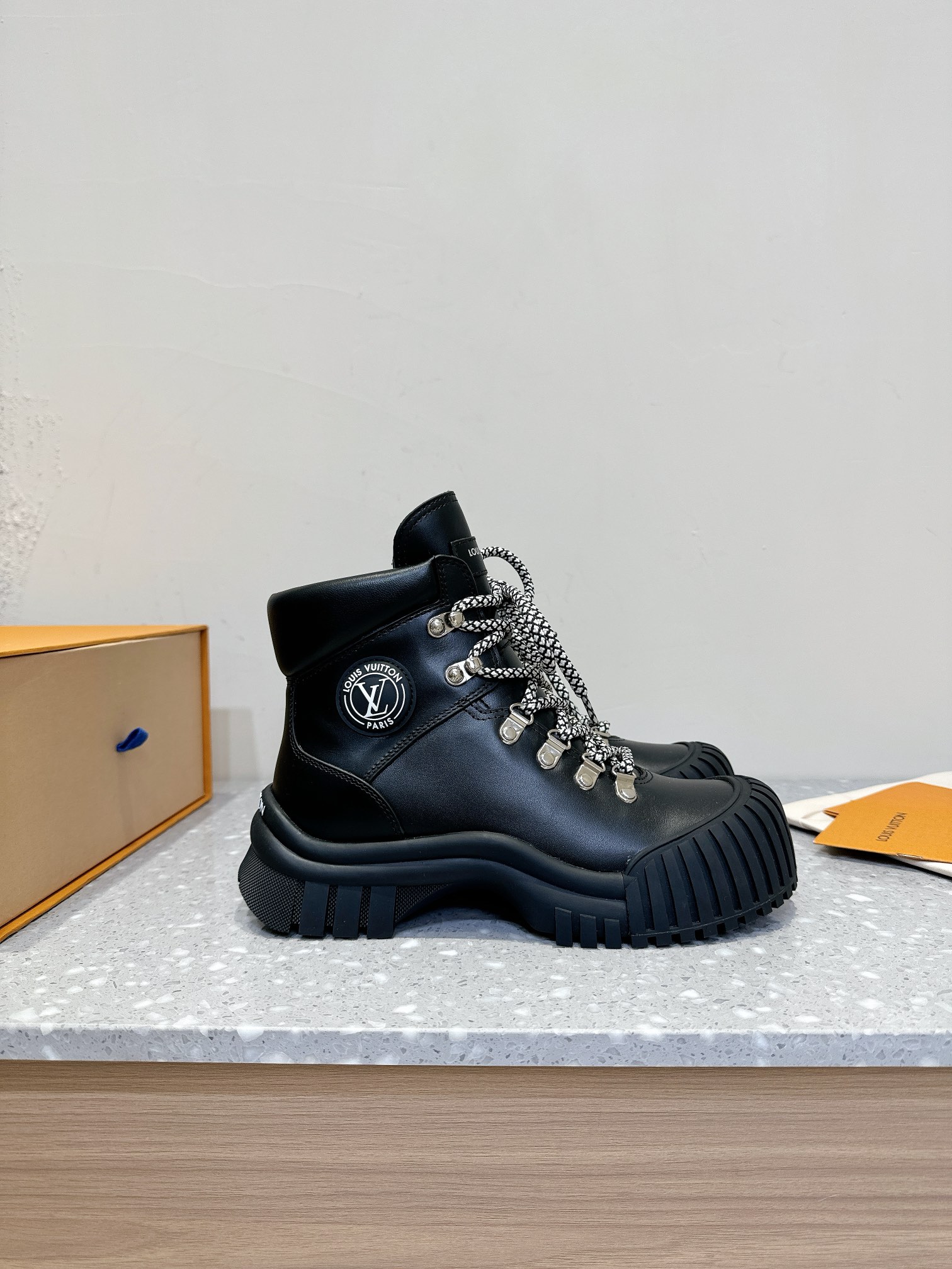 路易威登 Louis Vuitton 经典高奢皮鞋鞋履高跟鞋 #DF1E1394 5