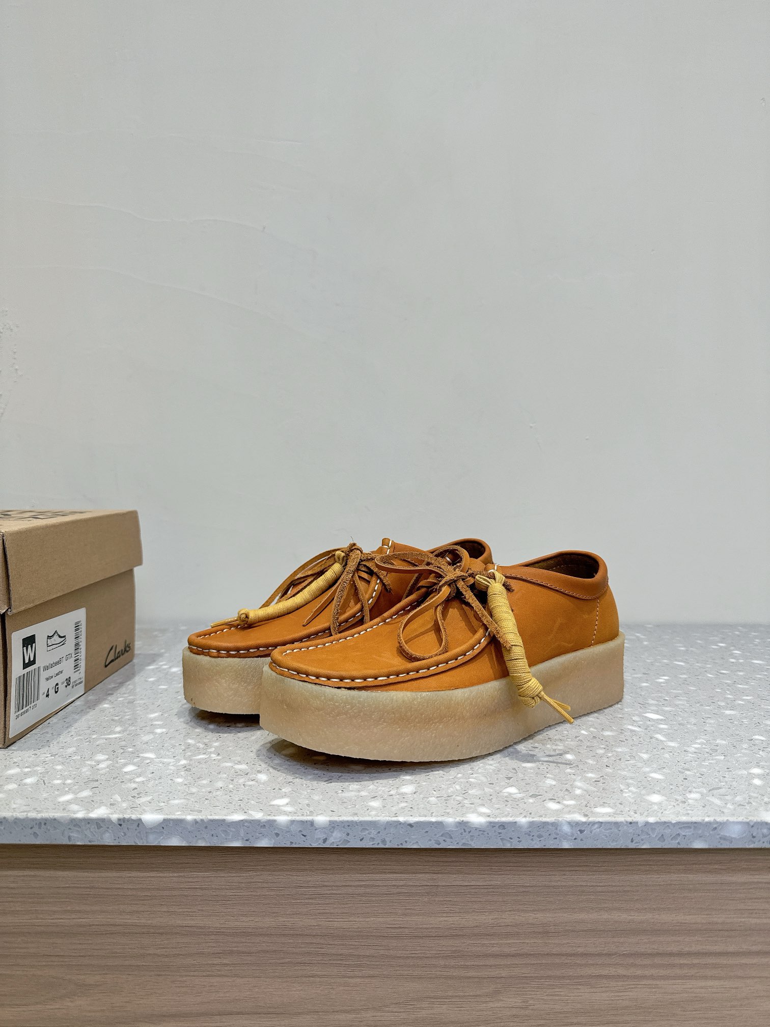 “Review: Clarks Kangaroo Shoes, Retro Style with Quality Materials and Global Appeal” - 图片 3