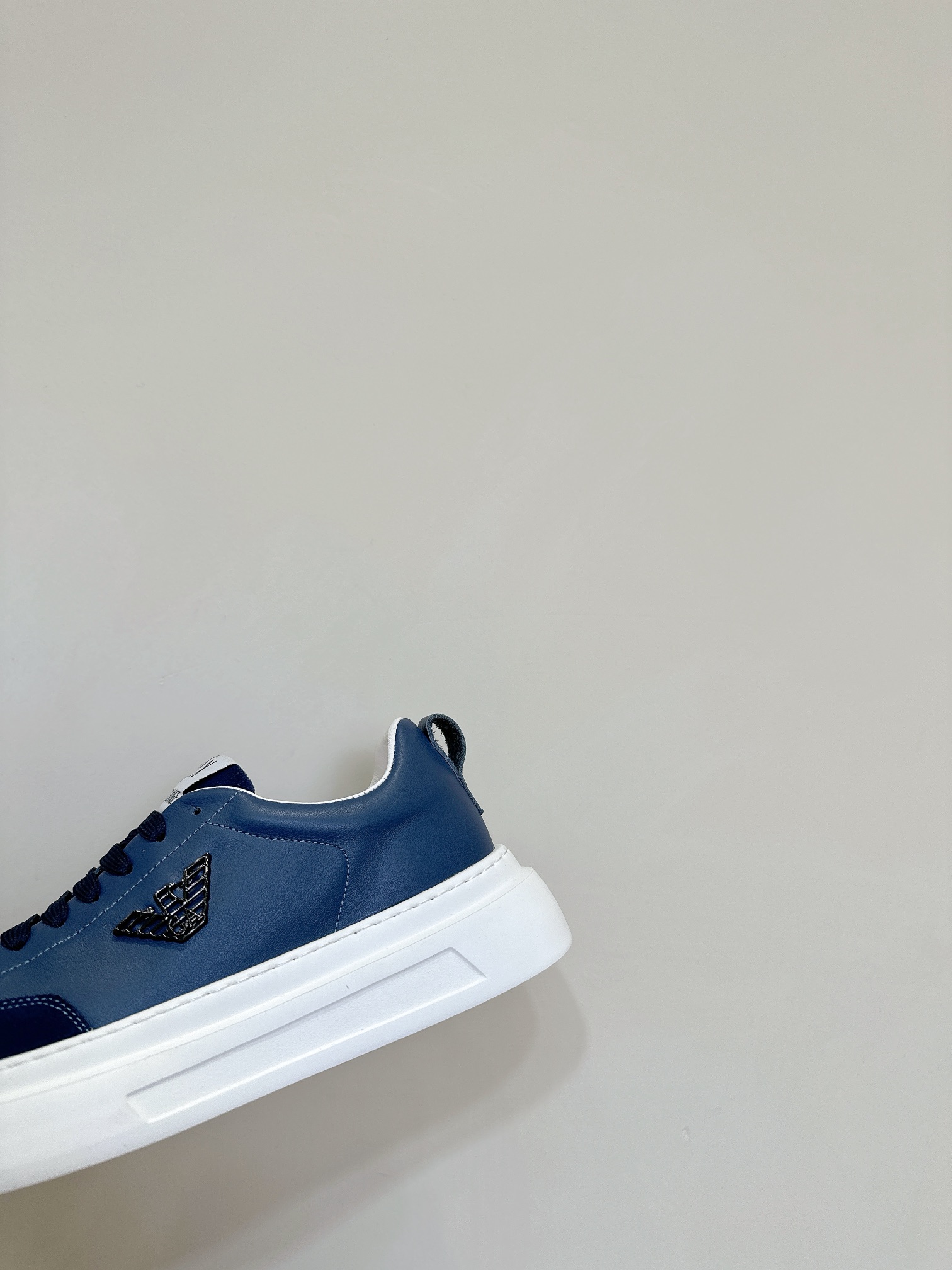 EMPORIO ARMANI EA7 Leisure Sports Shoes with Unique Brand Identity and Sports Style - 图片 7