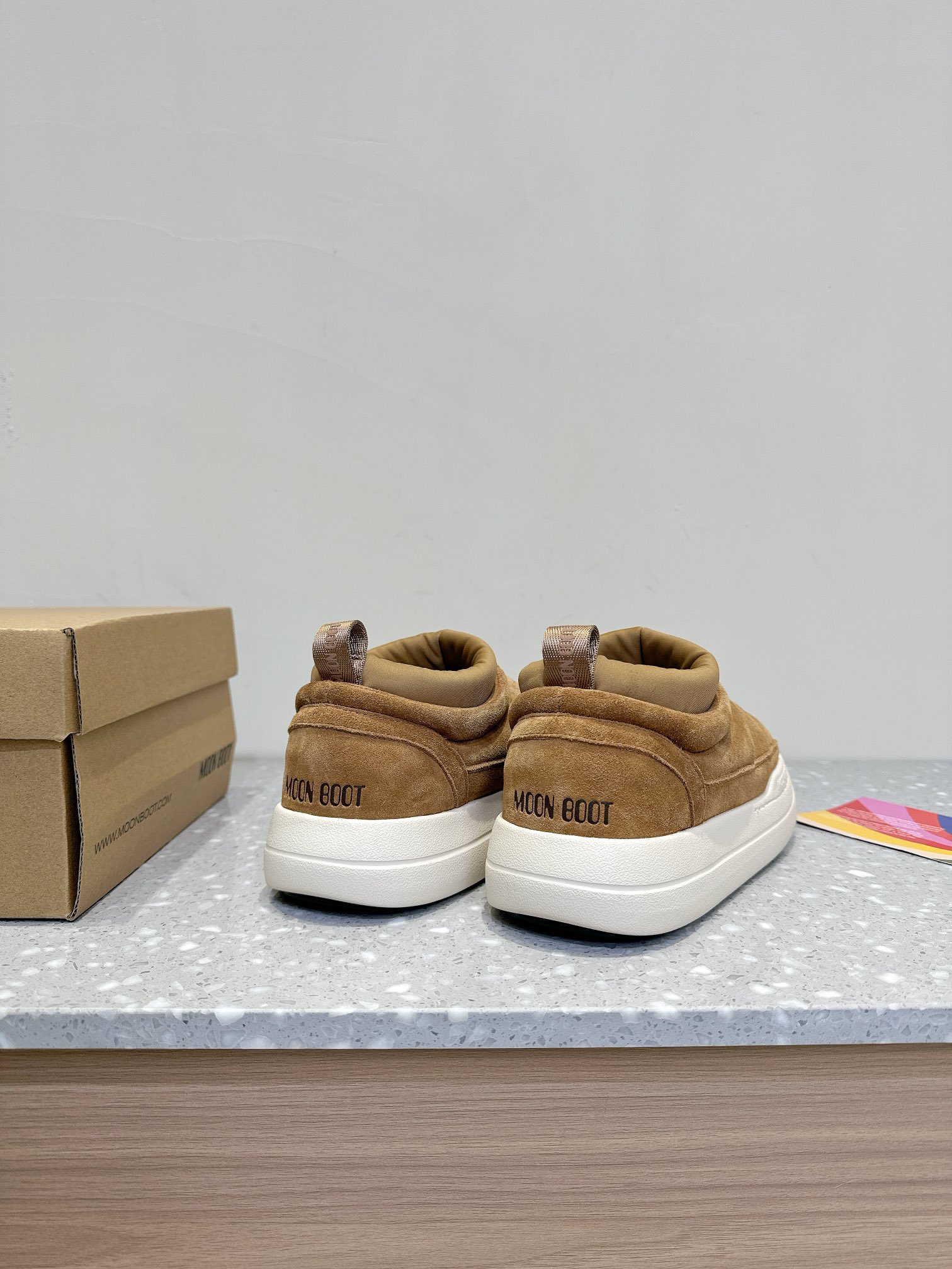 Moon Boot’s 24-Autumn PARK ICON Series: Stylish Snow Boots with Unique Features - 图片 6
