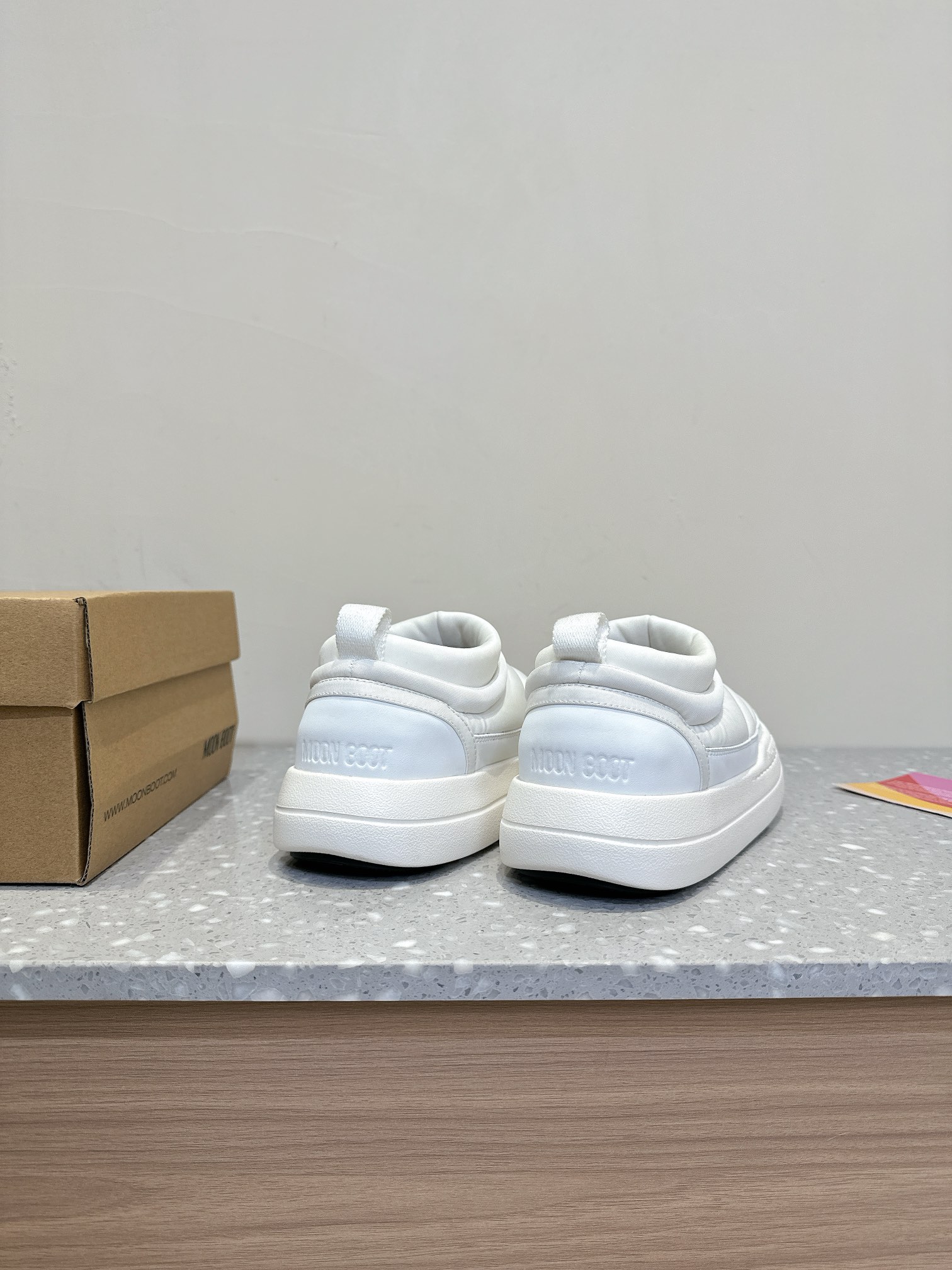 Moon Boot’s 24-Autumn PARK ICON Series: Stylish Snow Boots with Unique Features - 图片 6