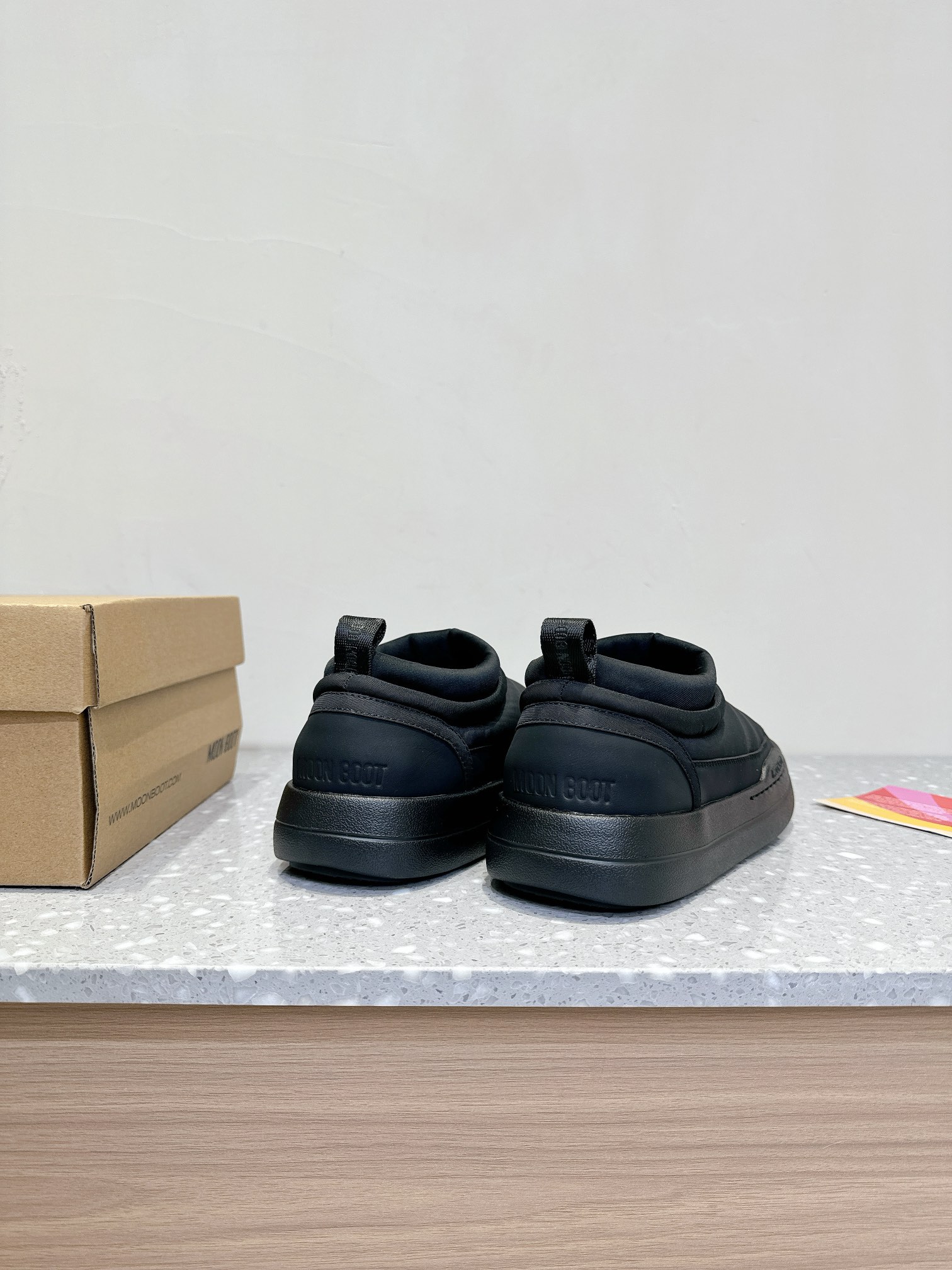 Moon Boot’s 24-Autumn PARK ICON Series: Stylish Snow Boots with Unique Features - 图片 6