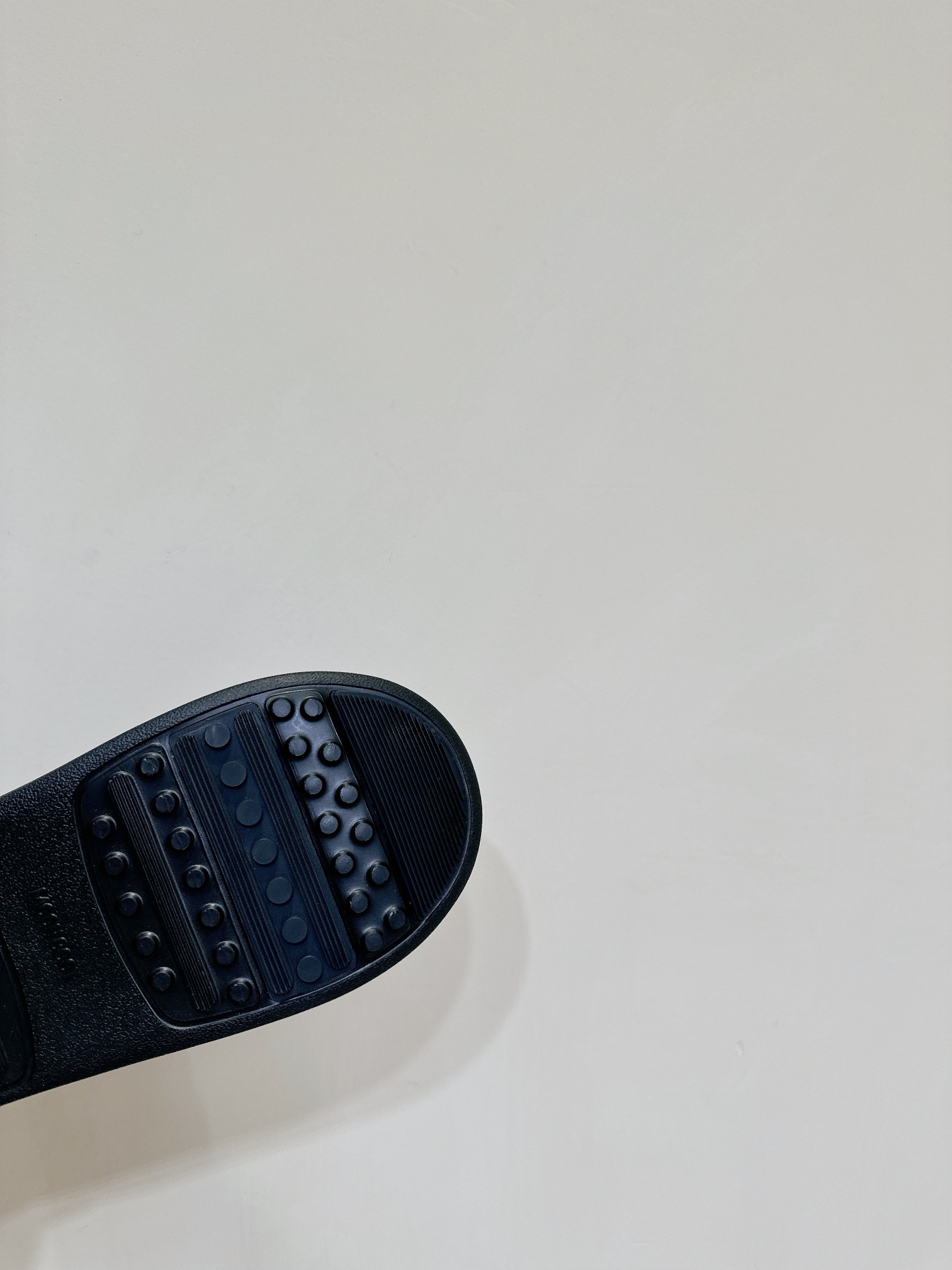 Moon Boot’s 24-Autumn PARK ICON Series: Stylish Snow Boots with Unique Features - 图片 9
