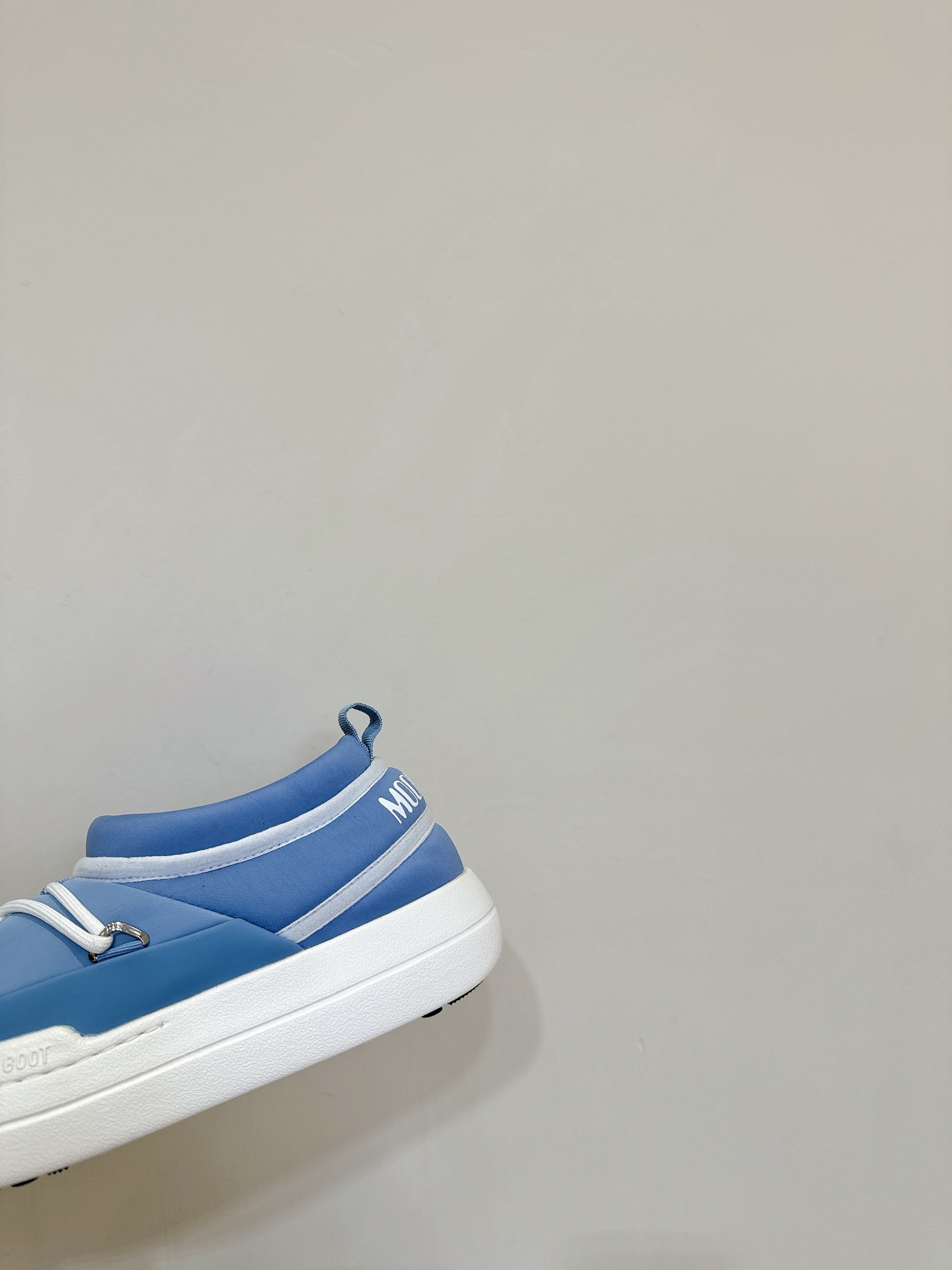 Moon Boot’s Park Icon Series: Waterproof Snow Boots with Sponge Material and Unique Soles - 图片 7