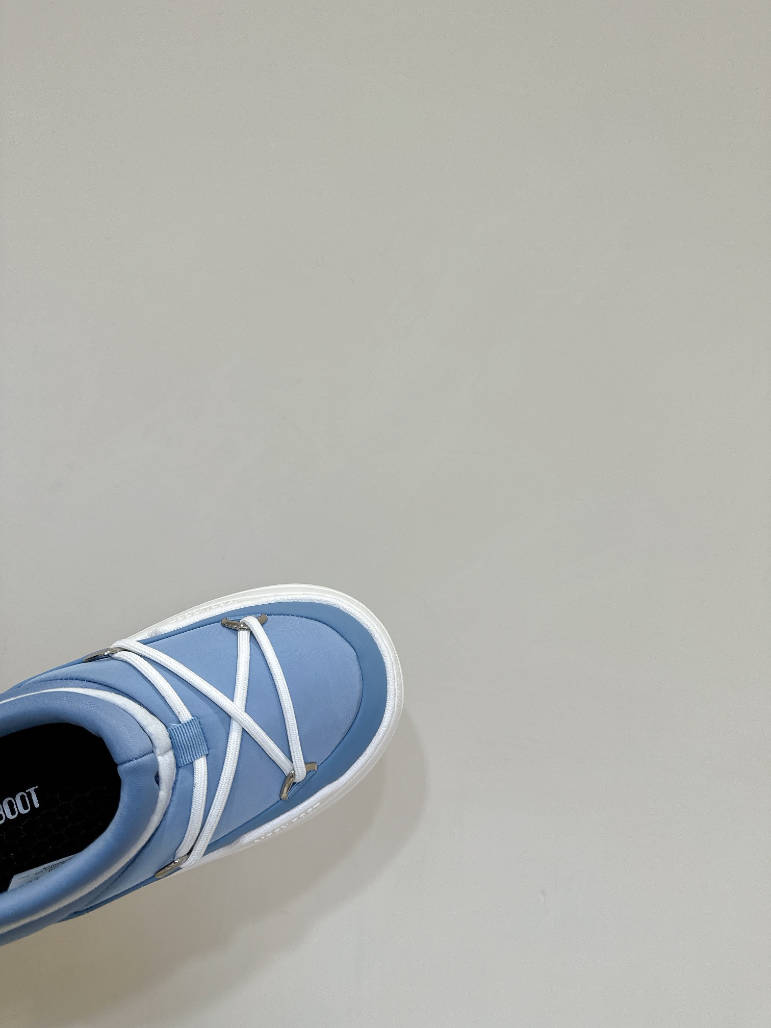 Moon Boot’s Park Icon Series: Waterproof Snow Boots with Sponge Material and Unique Soles - 图片 8