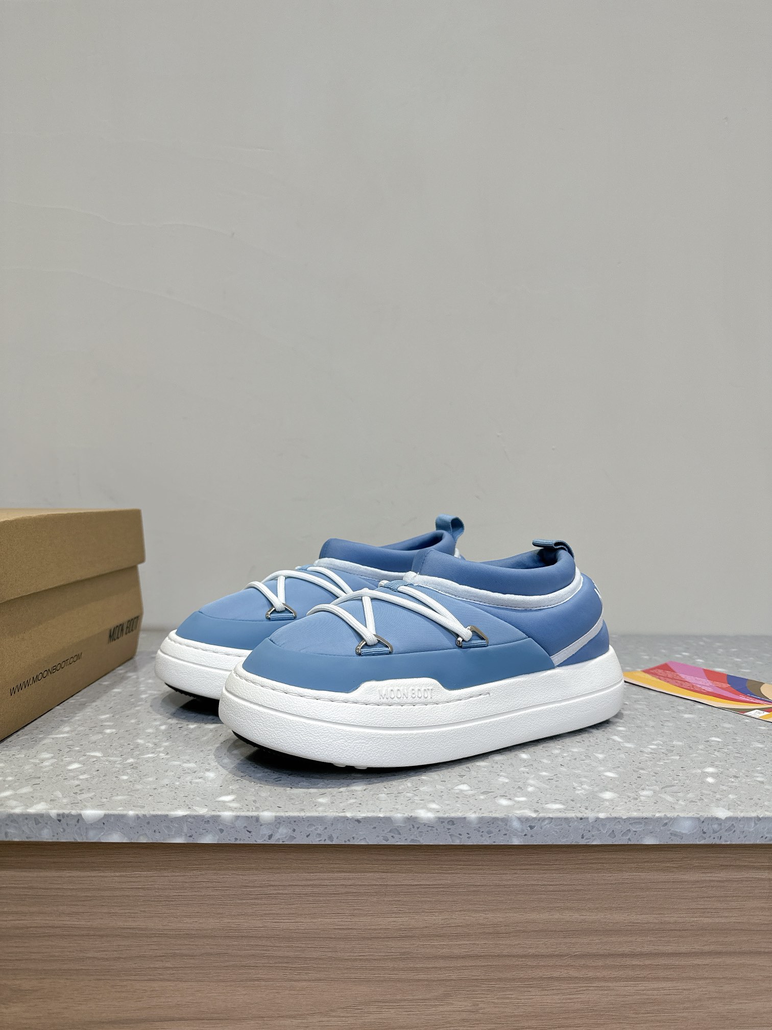 Moon Boot’s Park Icon Series: Waterproof Snow Boots with Sponge Material and Unique Soles - 图片 3