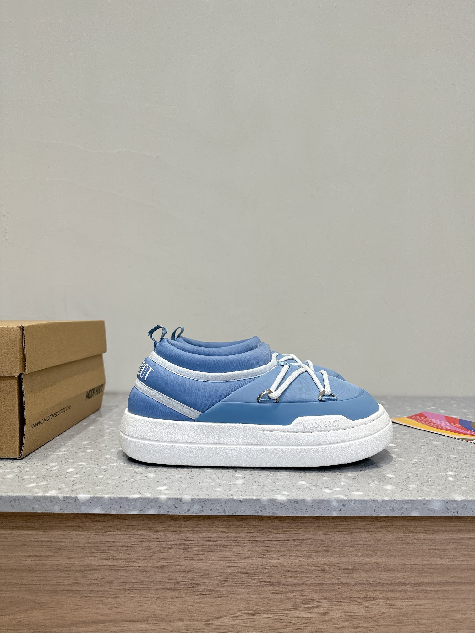 Moon Boot’s Park Icon Series: Waterproof Snow Boots with Sponge Material and Unique Soles - 图片 5