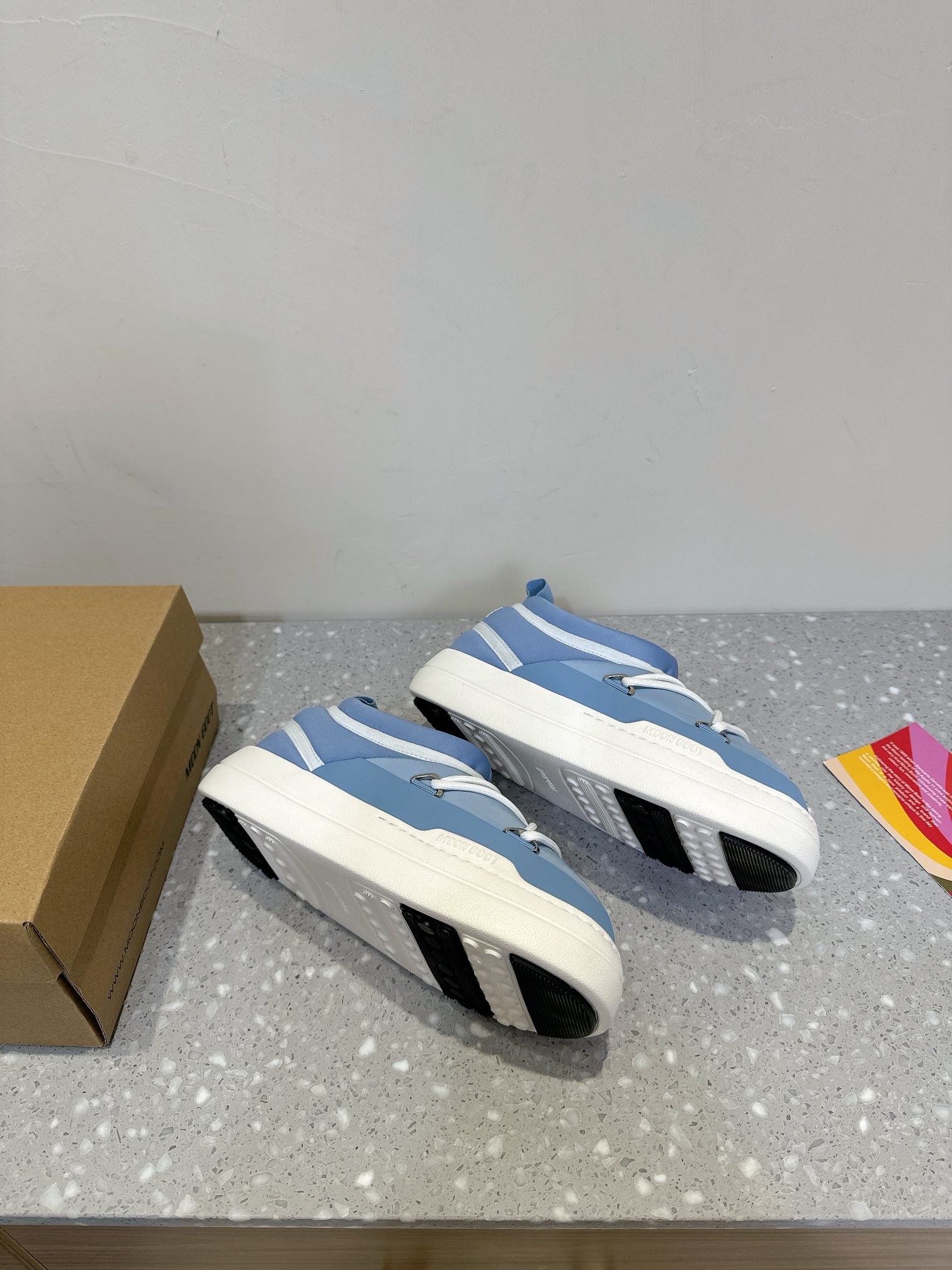 Moon Boot’s Park Icon Series: Waterproof Snow Boots with Sponge Material and Unique Soles - 图片 4