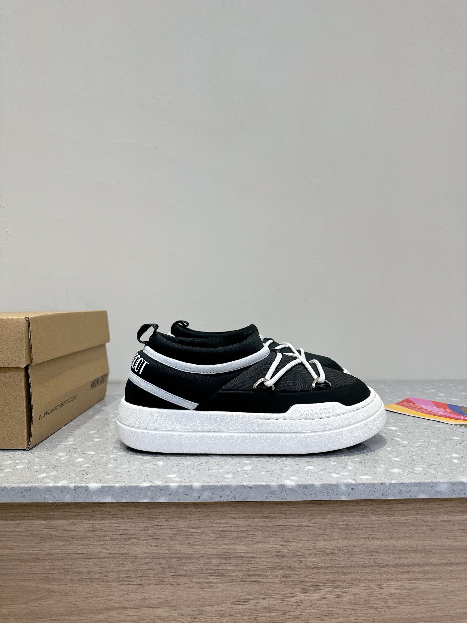 Moon Boot’s 24-Autumn PARK ICON Series: Stylish Snow Boots with Unique Features - 图片 5