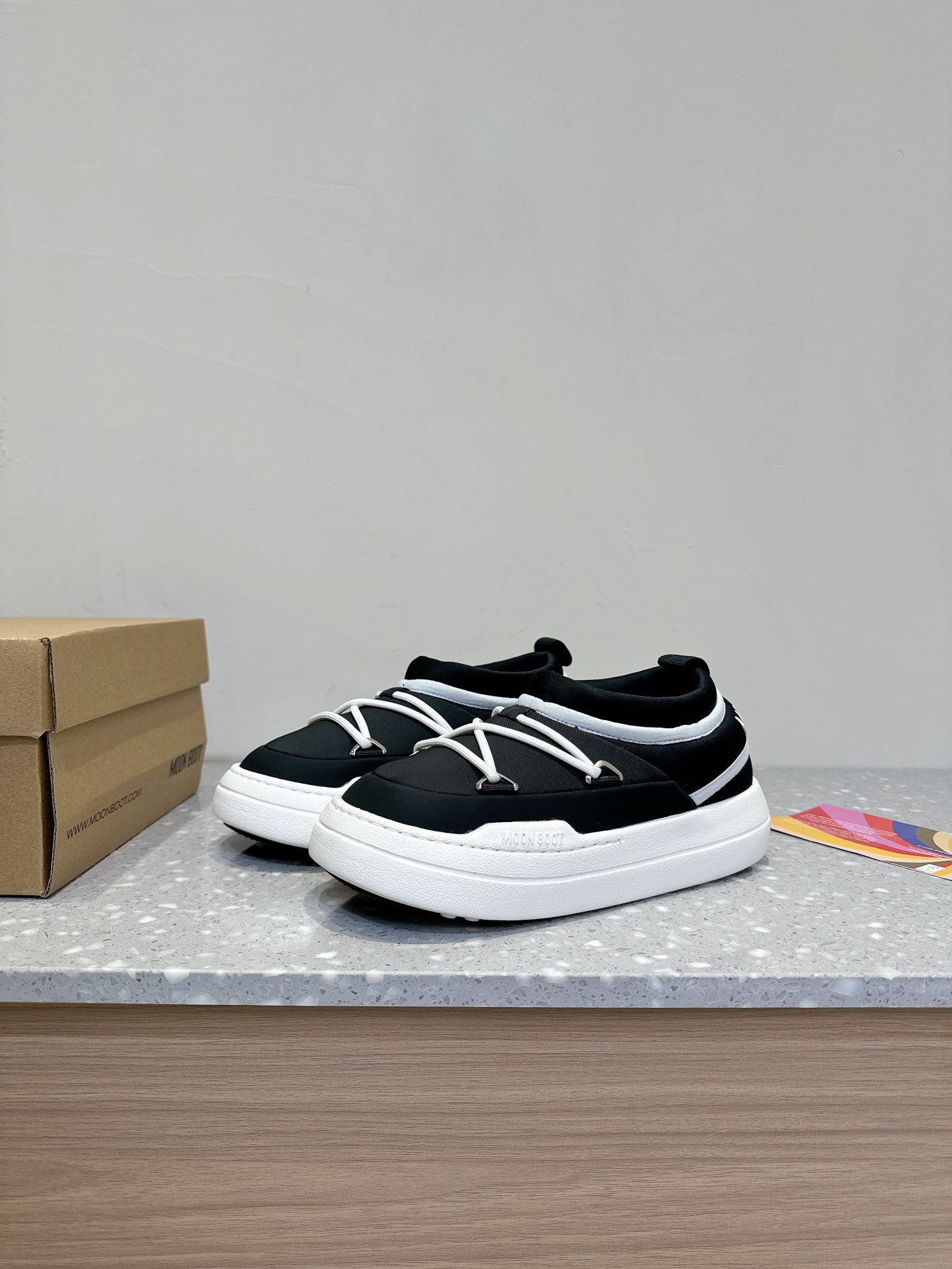 Moon Boot’s 24-Autumn PARK ICON Series: Stylish Snow Boots with Unique Features - 图片 3