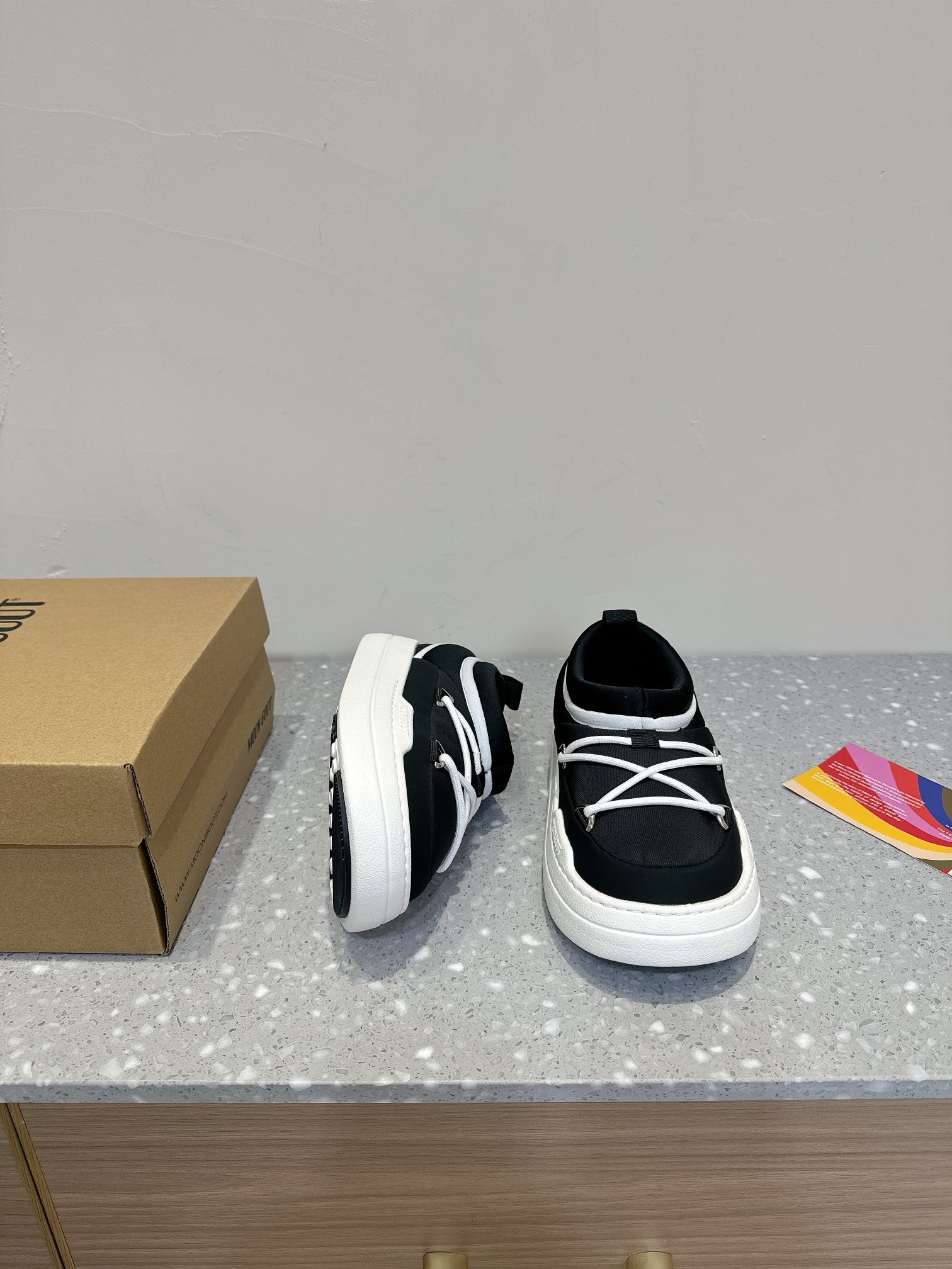 Moon Boot’s 24-Autumn PARK ICON Series: Stylish Snow Boots with Unique Features - 图片 2