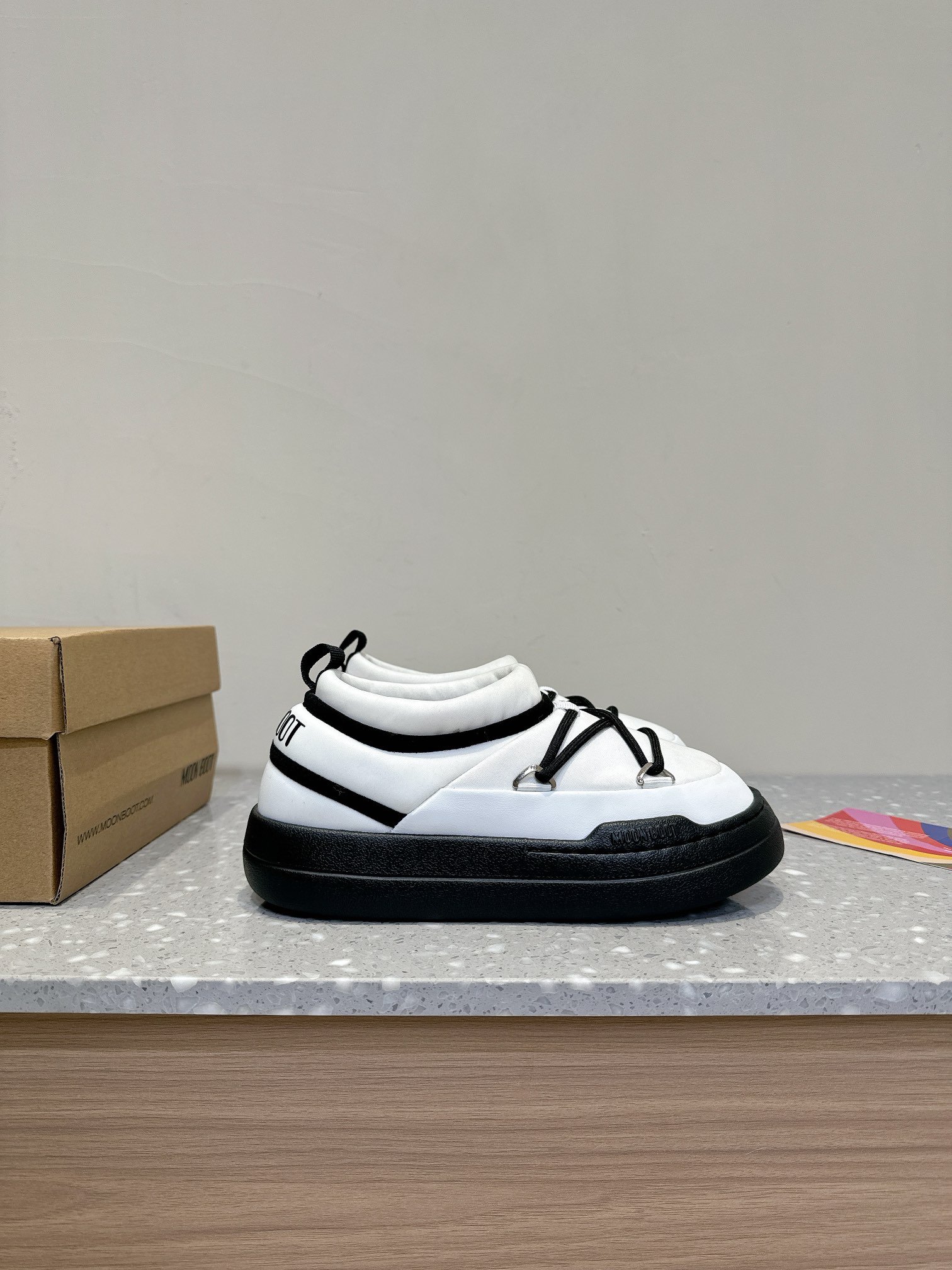 Moon Boot’s 24-Autumn PARK ICON Series: Stylish Snow Boots with Unique Features - 图片 5