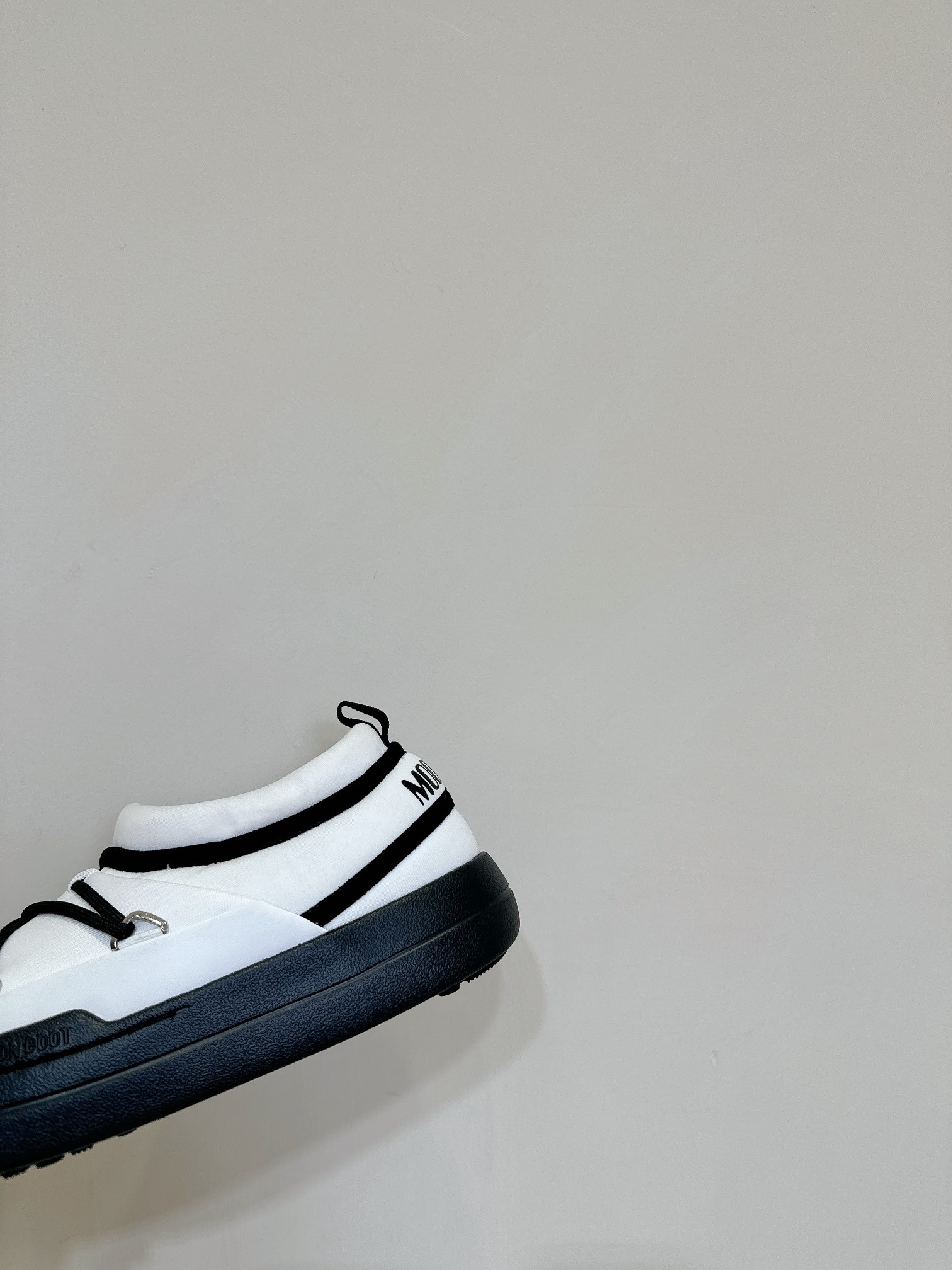 Moon Boot’s 24-Autumn PARK ICON Series: Stylish Snow Boots with Unique Features - 图片 7