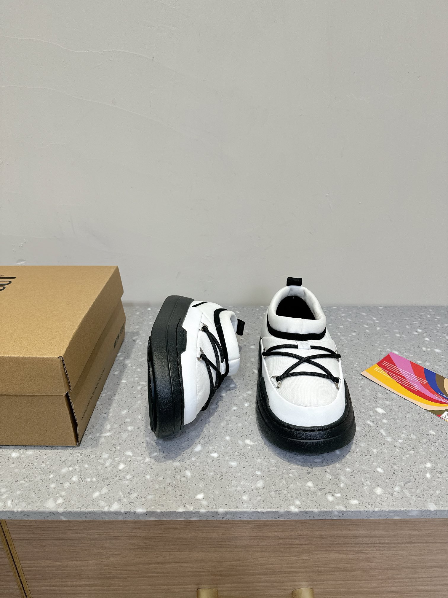 Moon Boot’s 24-Autumn PARK ICON Series: Stylish Snow Boots with Unique Features - 图片 2