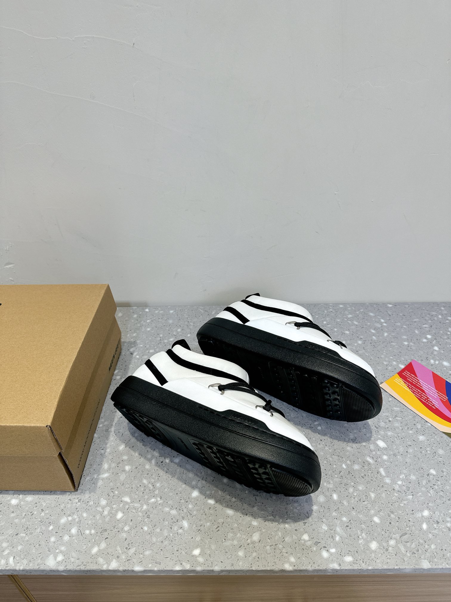 Moon Boot’s 24-Autumn PARK ICON Series: Stylish Snow Boots with Unique Features - 图片 4