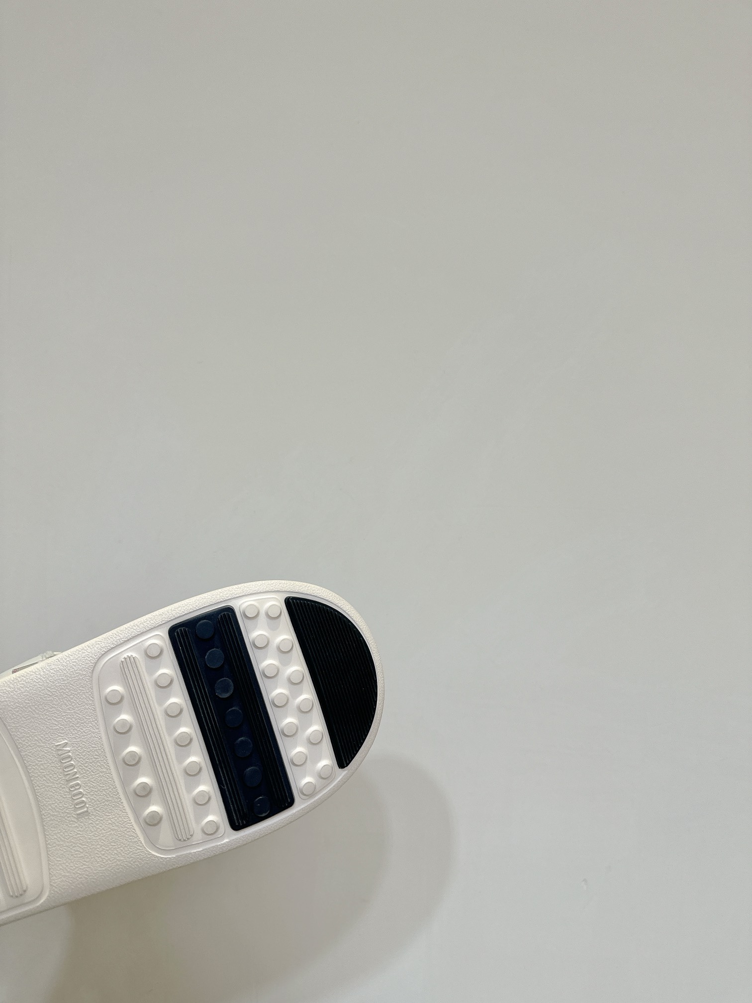 Moon Boot’s 24-Autumn PARK ICON Series: Waterproof, Stylish Snow Boots with Unique Features - 图片 9