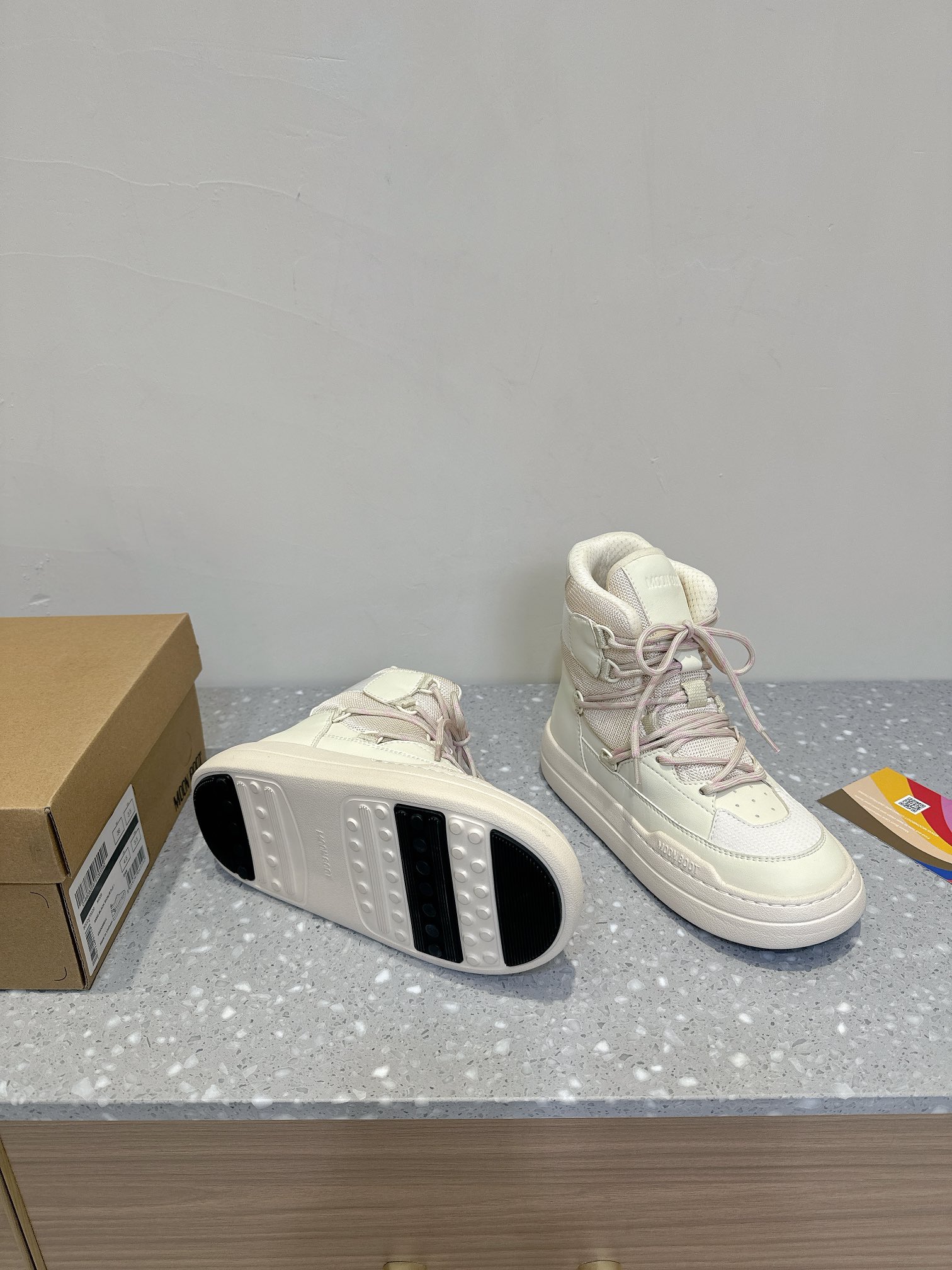 Moon Boot’s 24-Autumn PARK ICON Series: Waterproof, Stylish Snow Boots with Unique Features - 图片 2