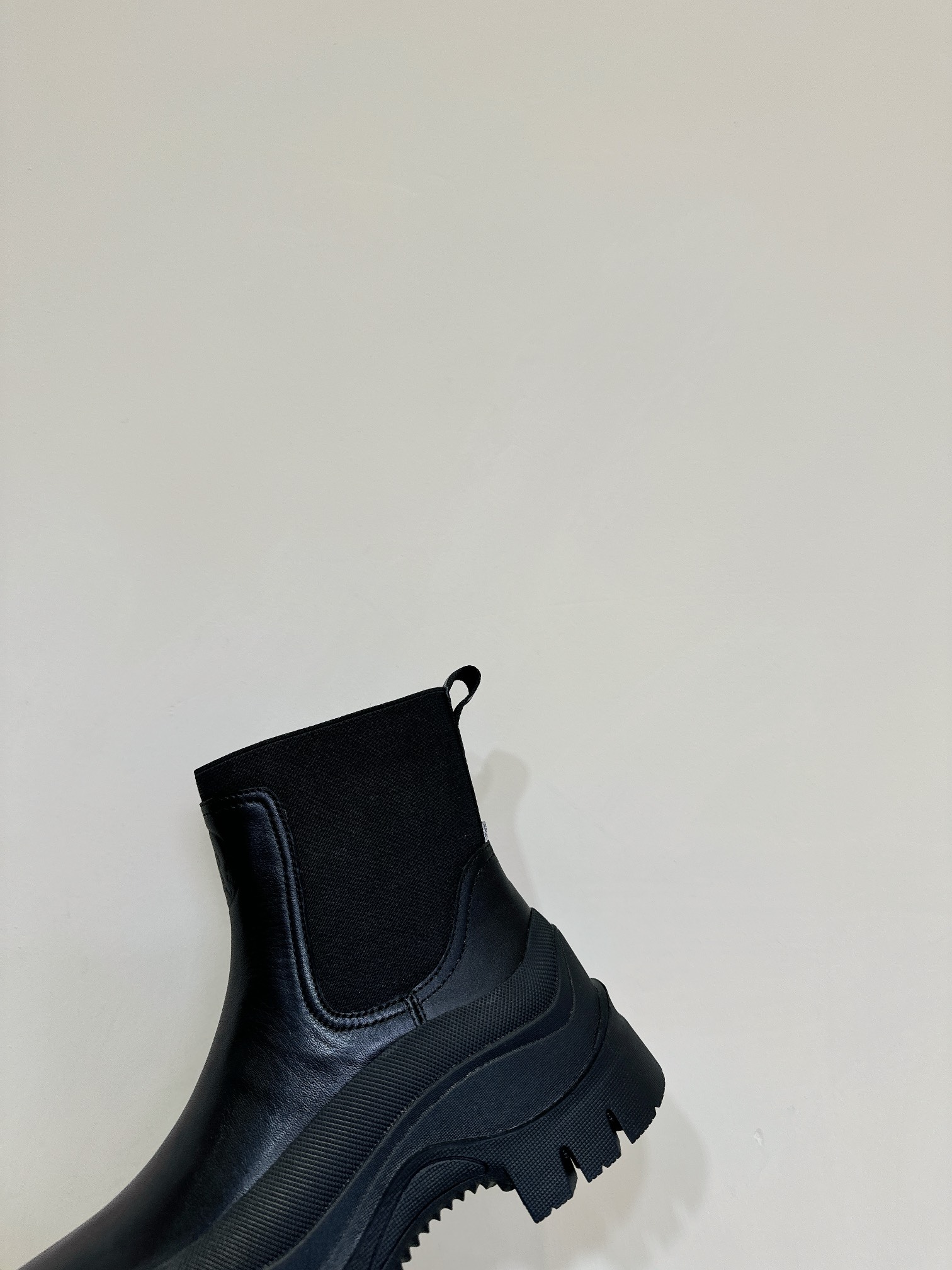 Moncler Union Lightweight Field Boots for Autumn and Winter Adventures - 图片 7