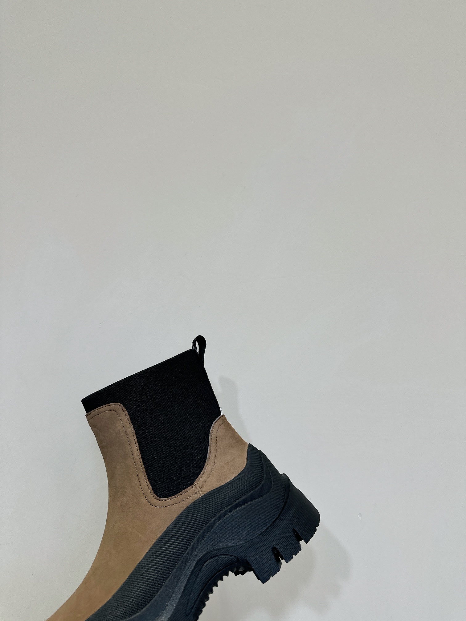 Moncler Union 24s Light Field Boots: Comfortable, Stylish, and Versatile - 图片 7