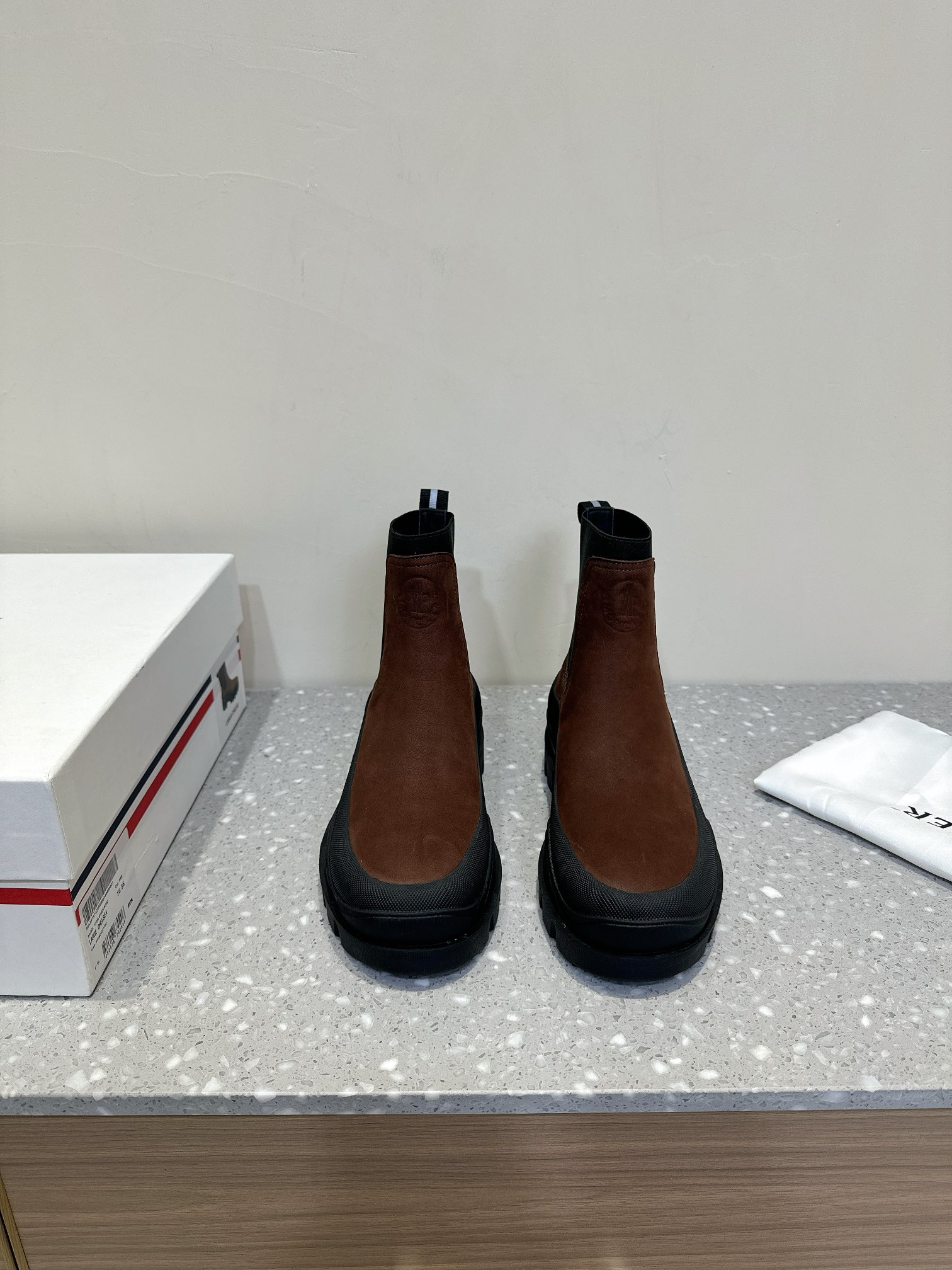 Moncler Union 24s Light Field Boots for Autumn and Winter Adventures
