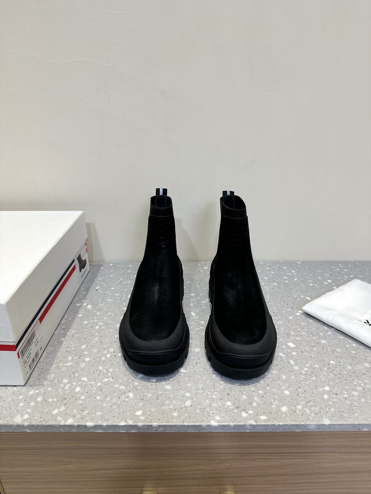 Moncler Union 24s Light Field Boots: Comfortable, Stylish, and Durable for Winter Adventures - 图片 1