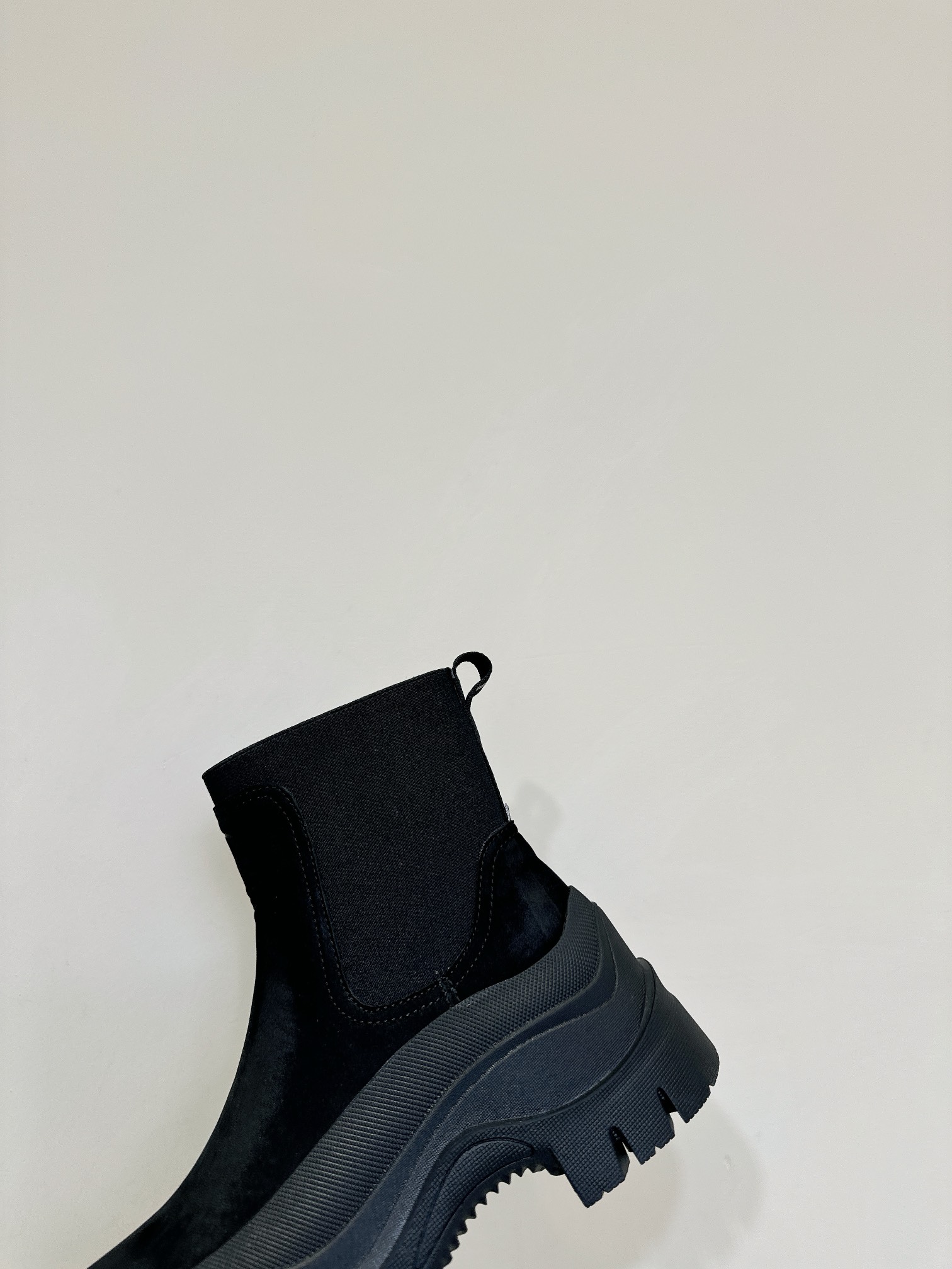Moncler Union 24s Light Field Boots: Comfortable, Stylish, and Durable for Winter Adventures - 图片 7