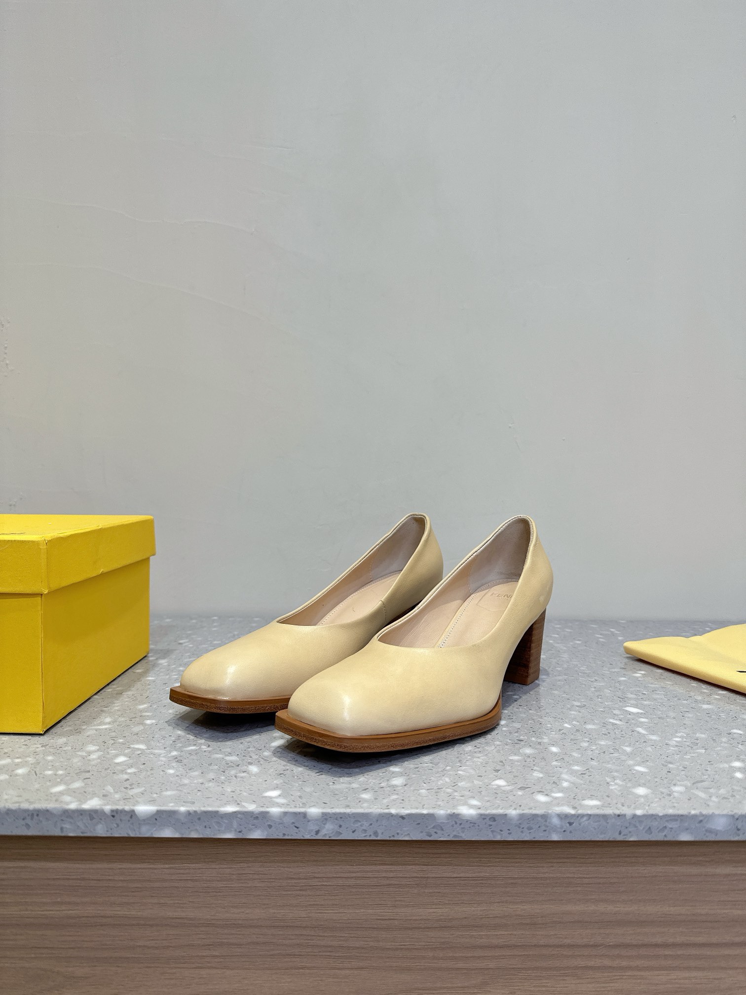 New FENDI 24SS Shoes: Custom Cattle and Sheep Skin, 5cm Height. - 图片 1