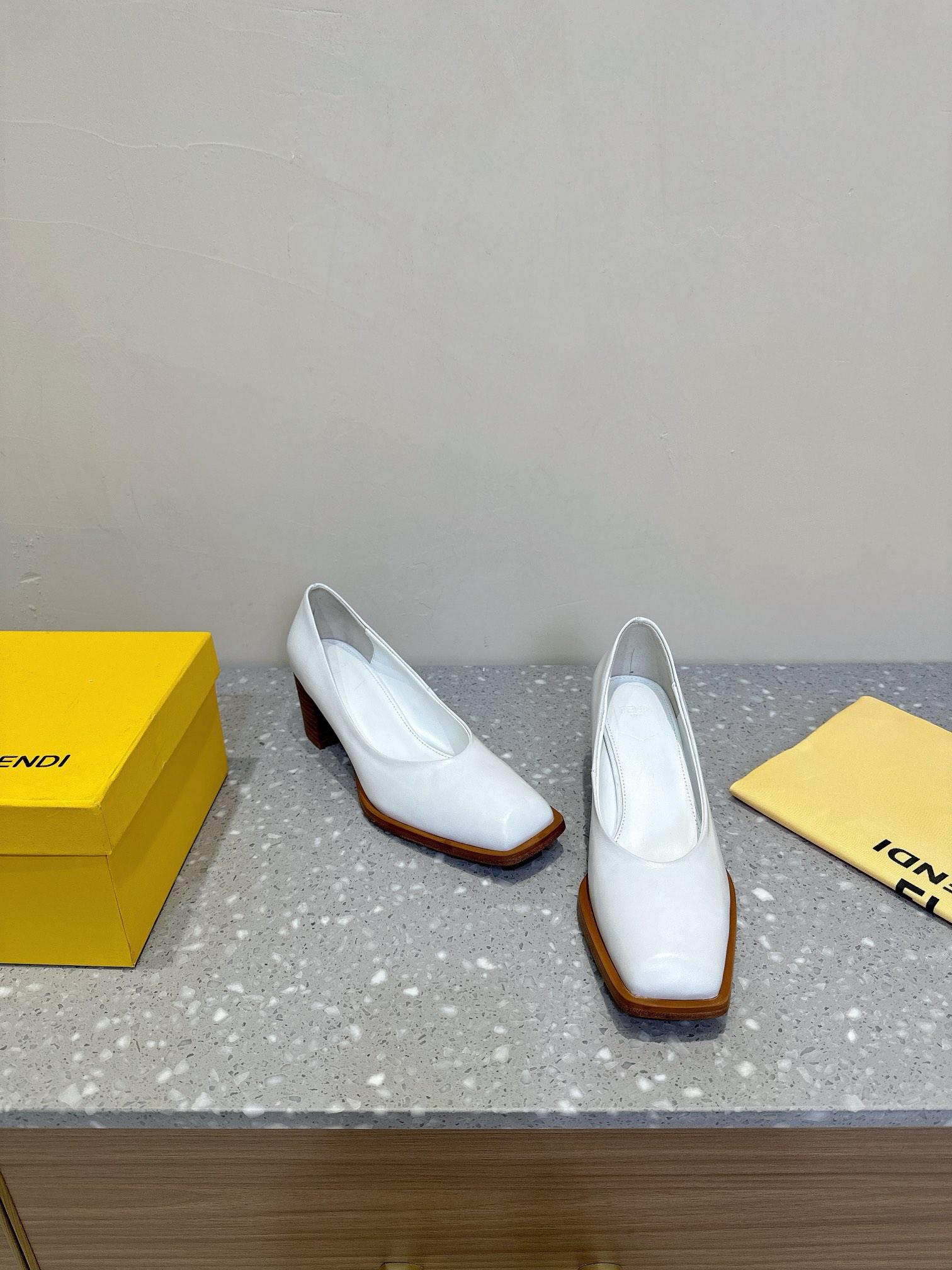 New Fendi Shoes Collection: Custom Cattle and Sheep Skin, 5cm Height - 图片 5