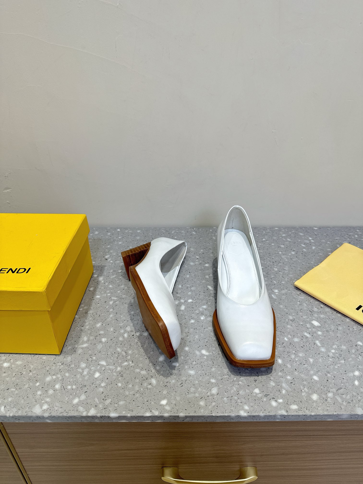 New Fendi Shoes Collection: Custom Cattle and Sheep Skin, 5cm Height - 图片 3
