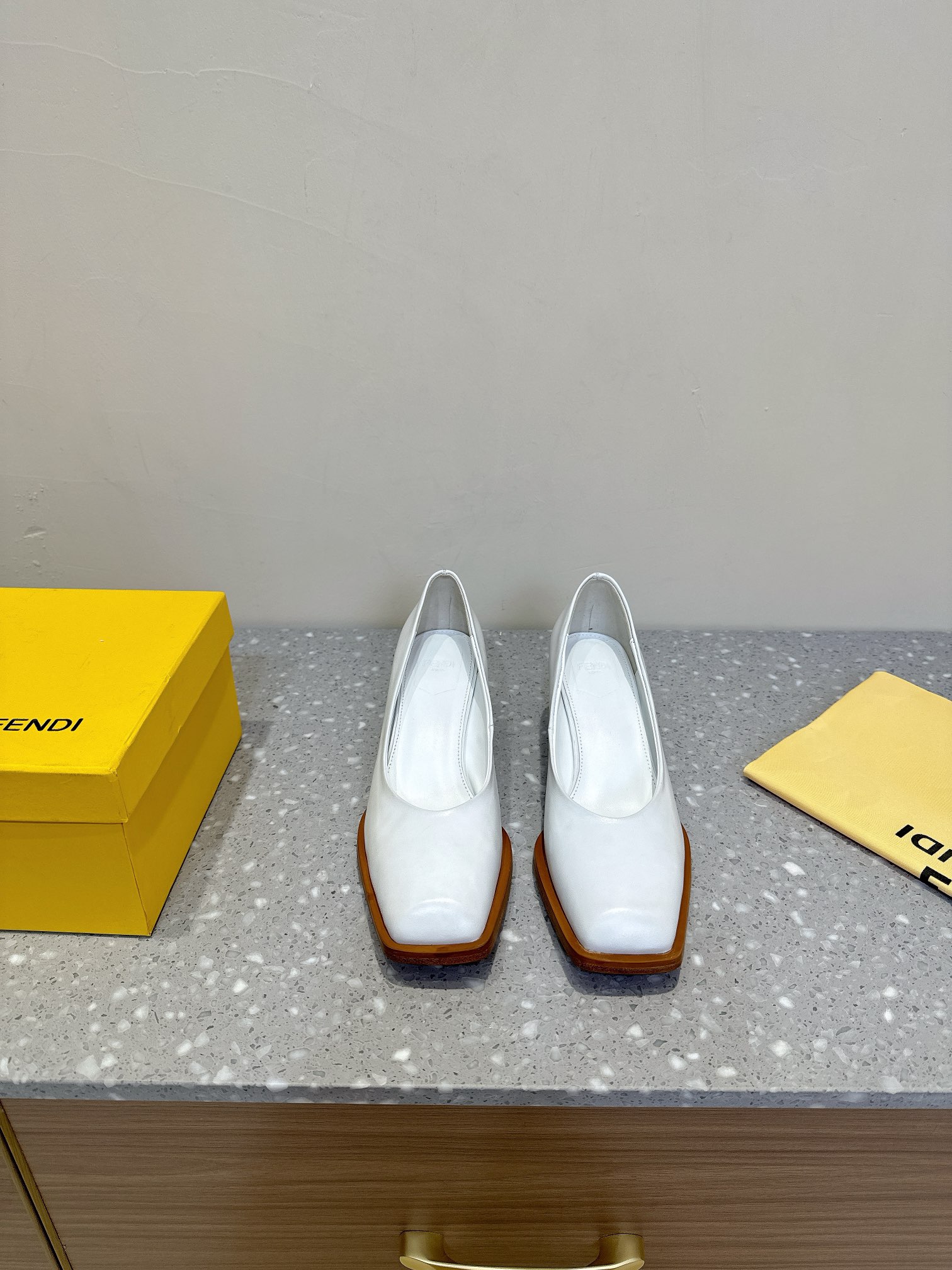 New Fendi Shoes Collection: Custom Cattle and Sheep Skin, 5cm Height - 图片 2