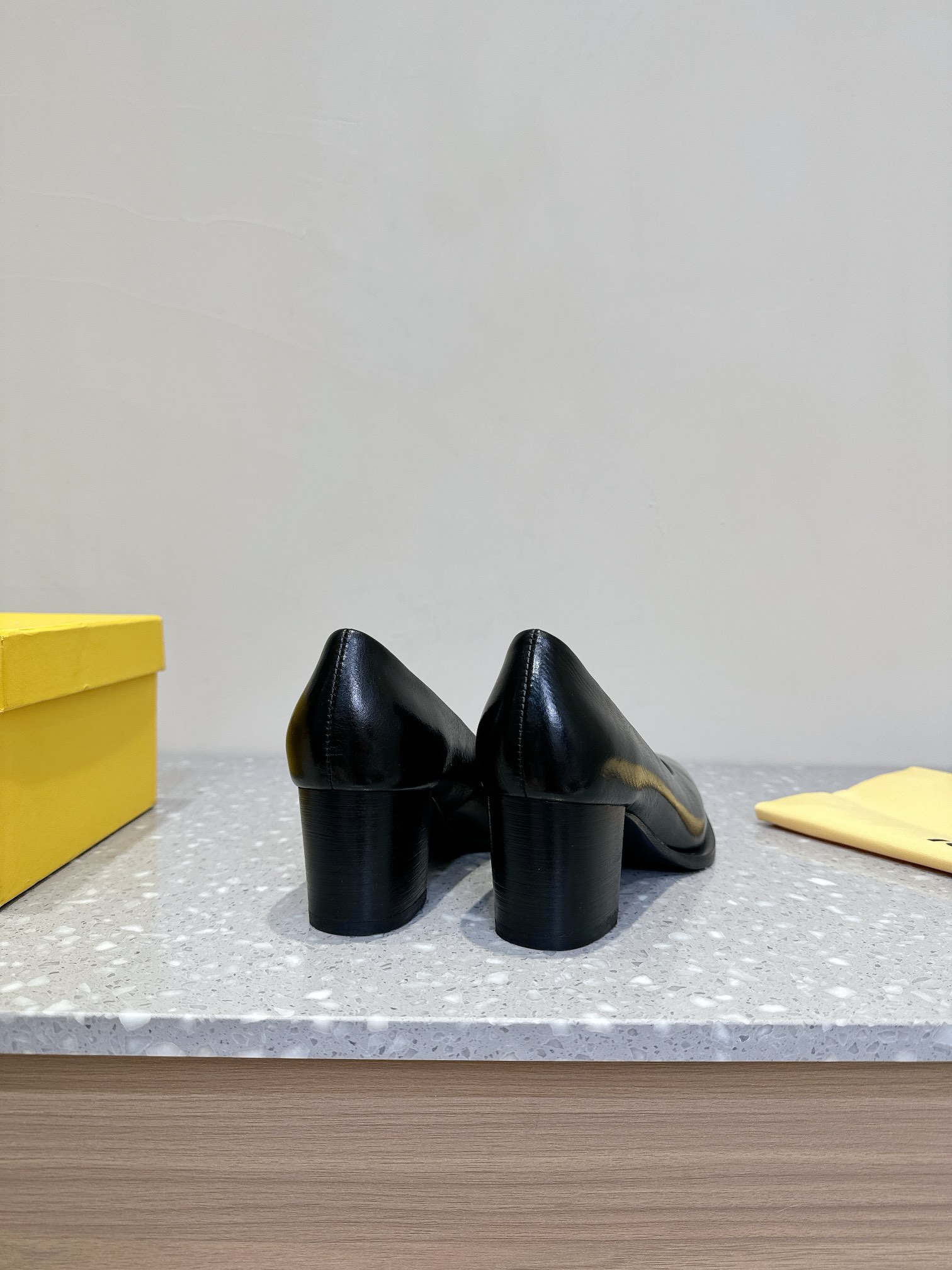 FENDI 24SS Shoes: Custom Cattle and Sheep Skin, 5cm Height, Customized Bottom - 图片 6