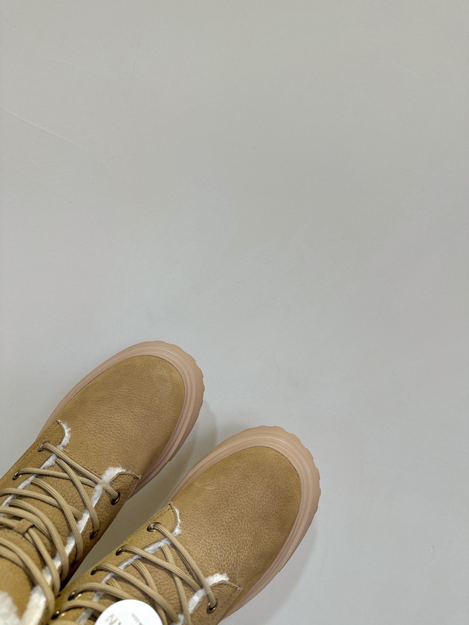 HOGAN 24ss Lambskin Snow Boots for Winter: Warm, Comfortable, and Stylish - 图片 8