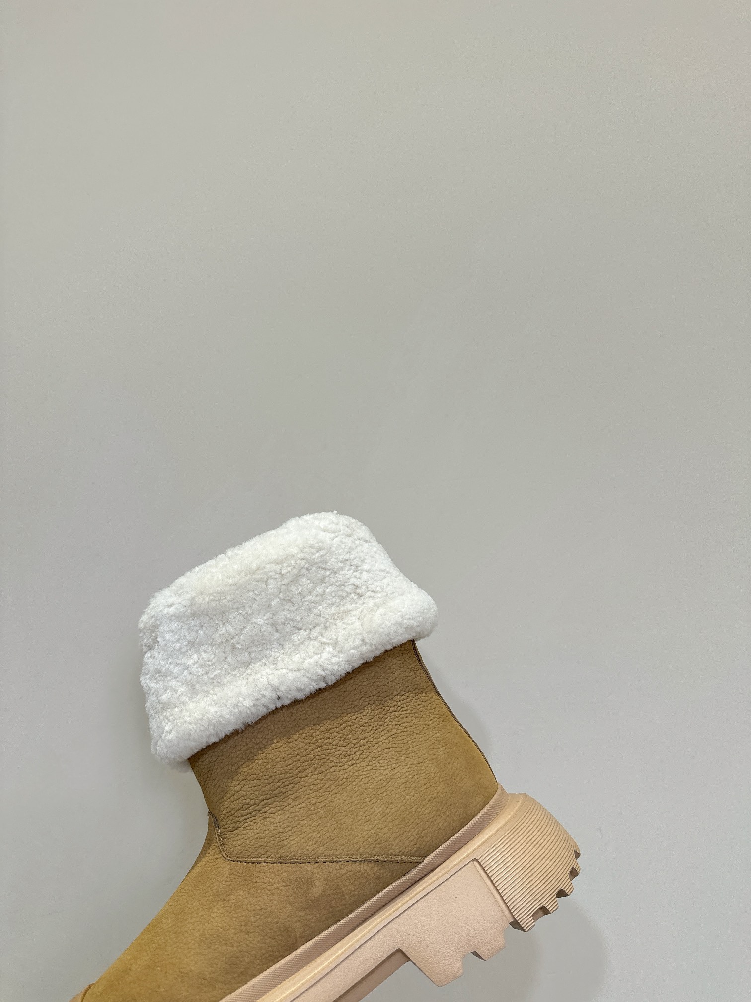 HOGAN 24ss Lambskin Snow Boots: Warm, Comfortable, and Stylish for Winter - 图片 7
