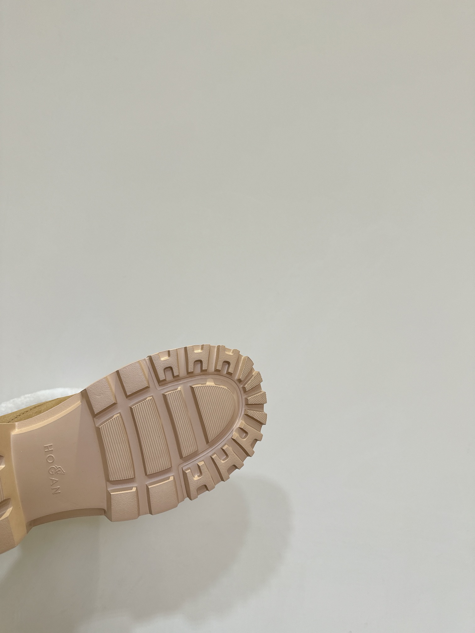 HOGAN 24ss Lambskin Snow Boots: Warm, Comfortable, and Stylish for Winter - 图片 9