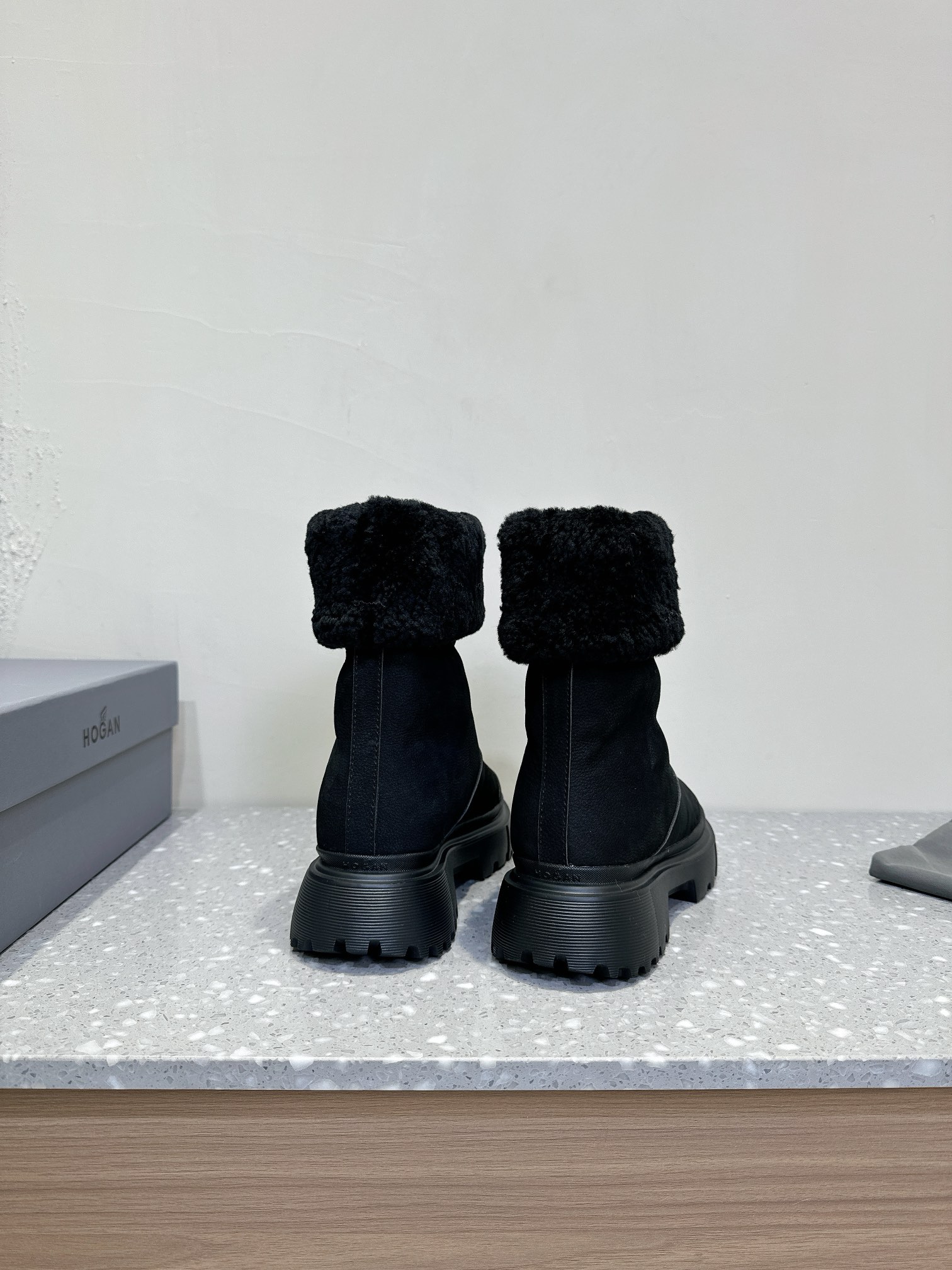 HOGAN 24ss Lambskin Snow Boots for Autumn/Winter: Warm, Comfortable, and Stylish - 图片 6