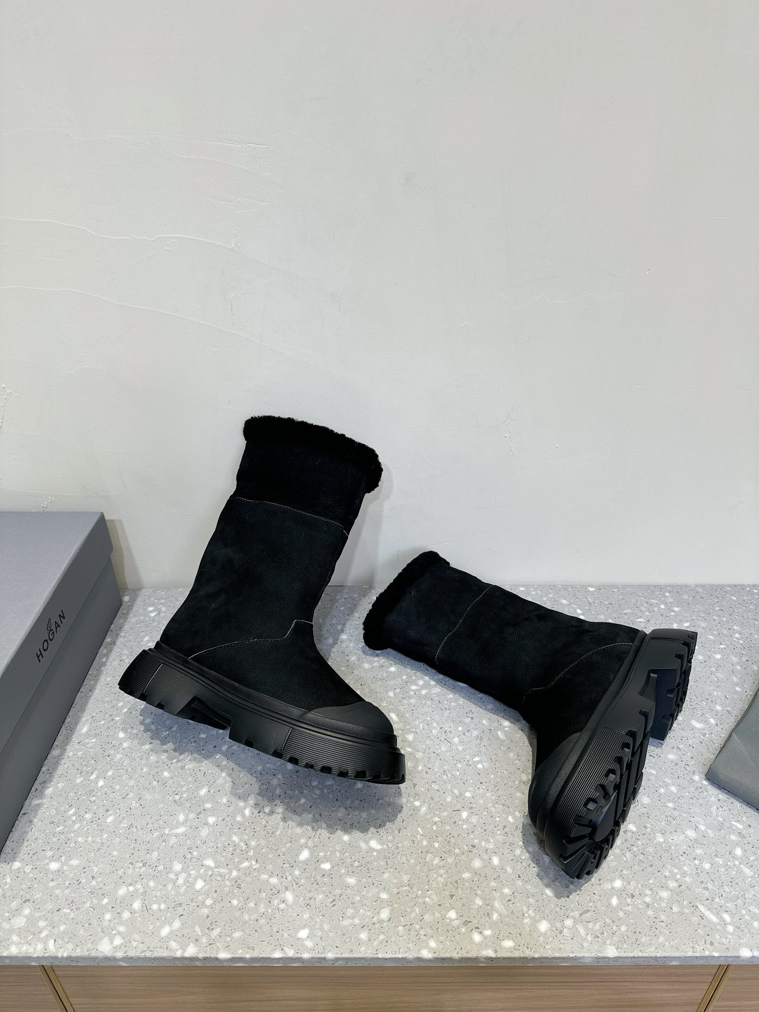 HOGAN 24ss Lambskin Snow Boots for Autumn/Winter: Warm, Comfortable, and Stylish - 图片 5