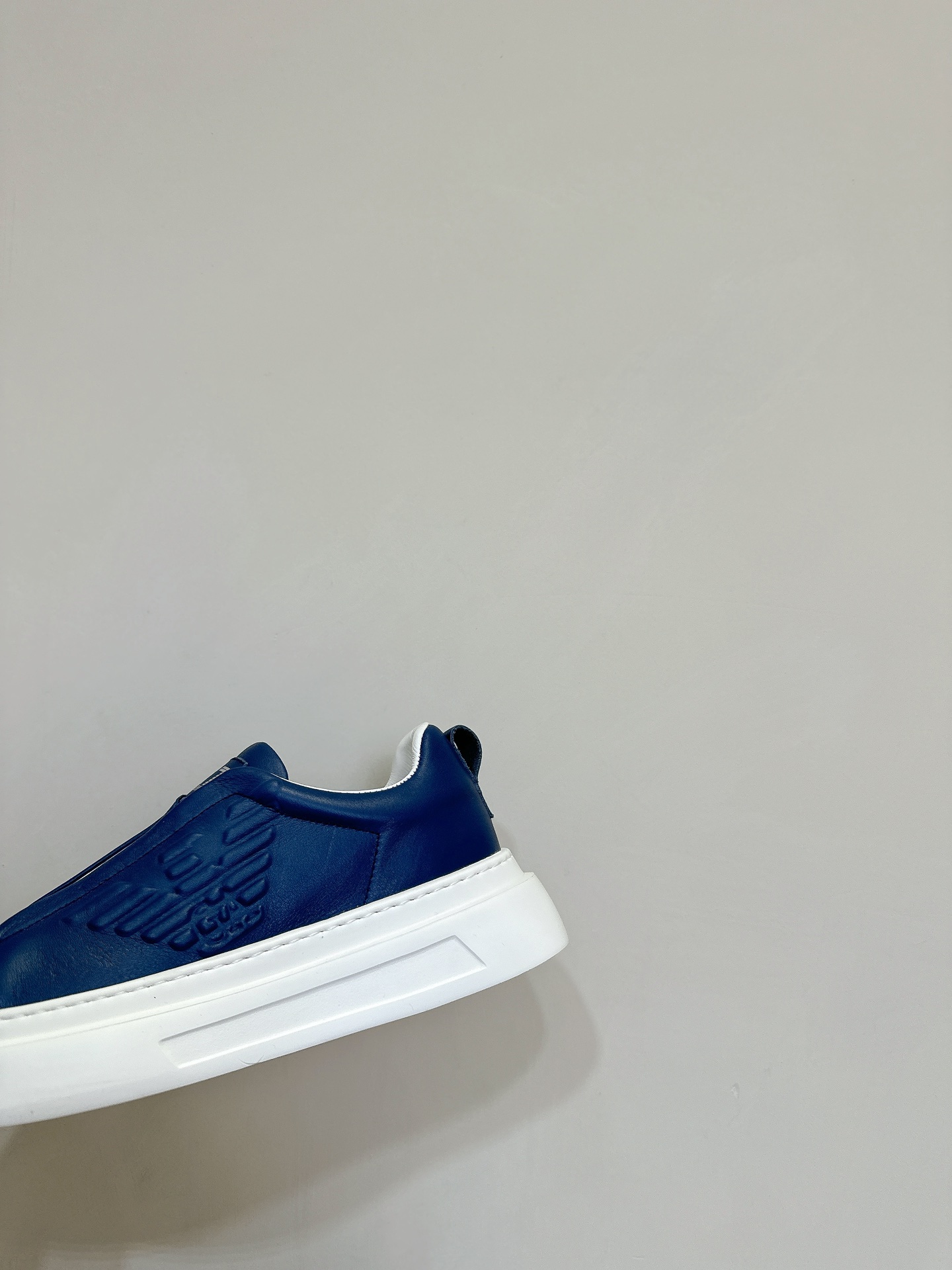 Emporio Armani EA7 Leisure Sports Shoes: Stylish Design with Zirconium Fabric and Soft Sheep Skin - 图片 7