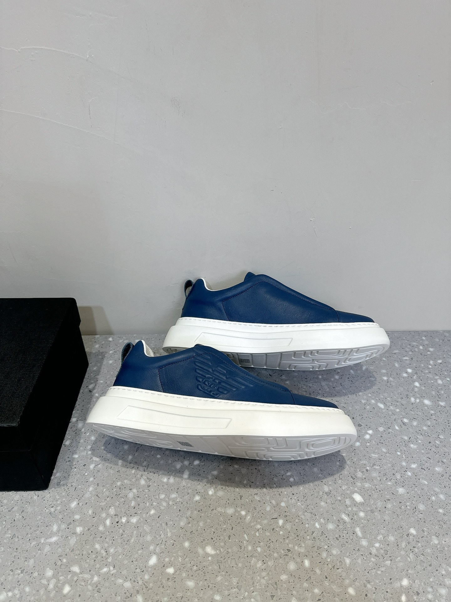 Emporio Armani EA7 Leisure Sports Shoes: Stylish Design with Zirconium Fabric and Soft Sheep Skin - 图片 4
