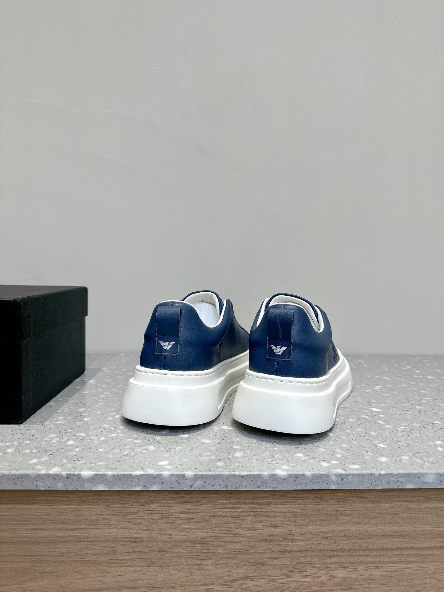 Emporio Armani EA7 Leisure Sports Shoes: Stylish Design with Zirconium Fabric and Soft Sheep Skin - 图片 6