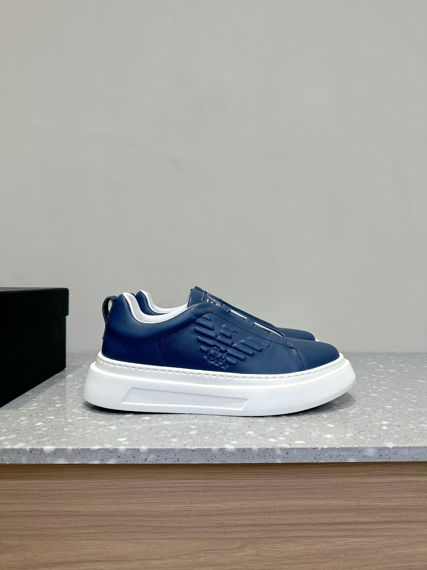 Emporio Armani EA7 Leisure Sports Shoes: Stylish Design with Zirconium Fabric and Soft Sheep Skin - 图片 5