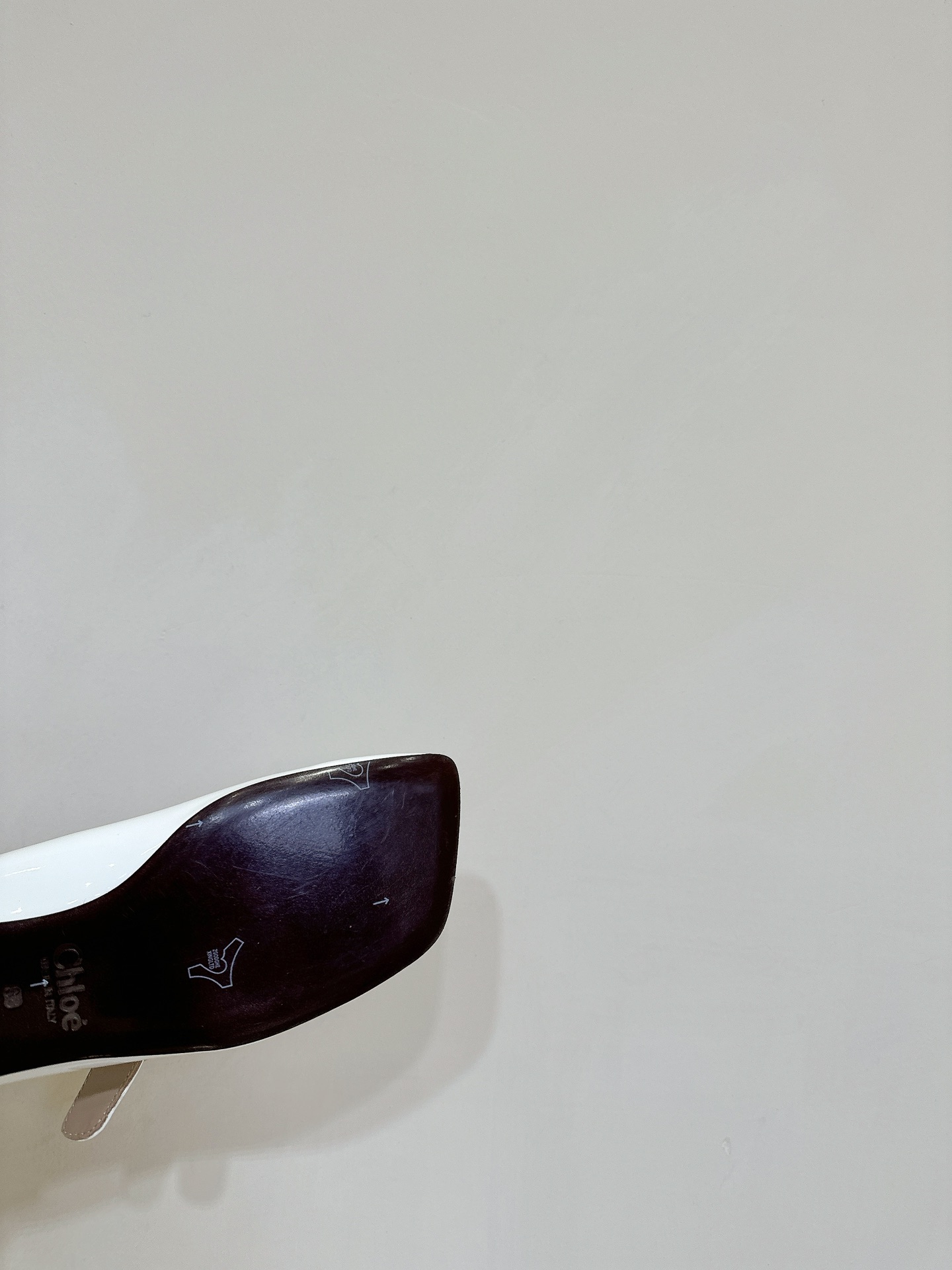 Trendy Chloe Ballet Shoes: Shallow, Flat, and Stylish with Unique Materials - 图片 9