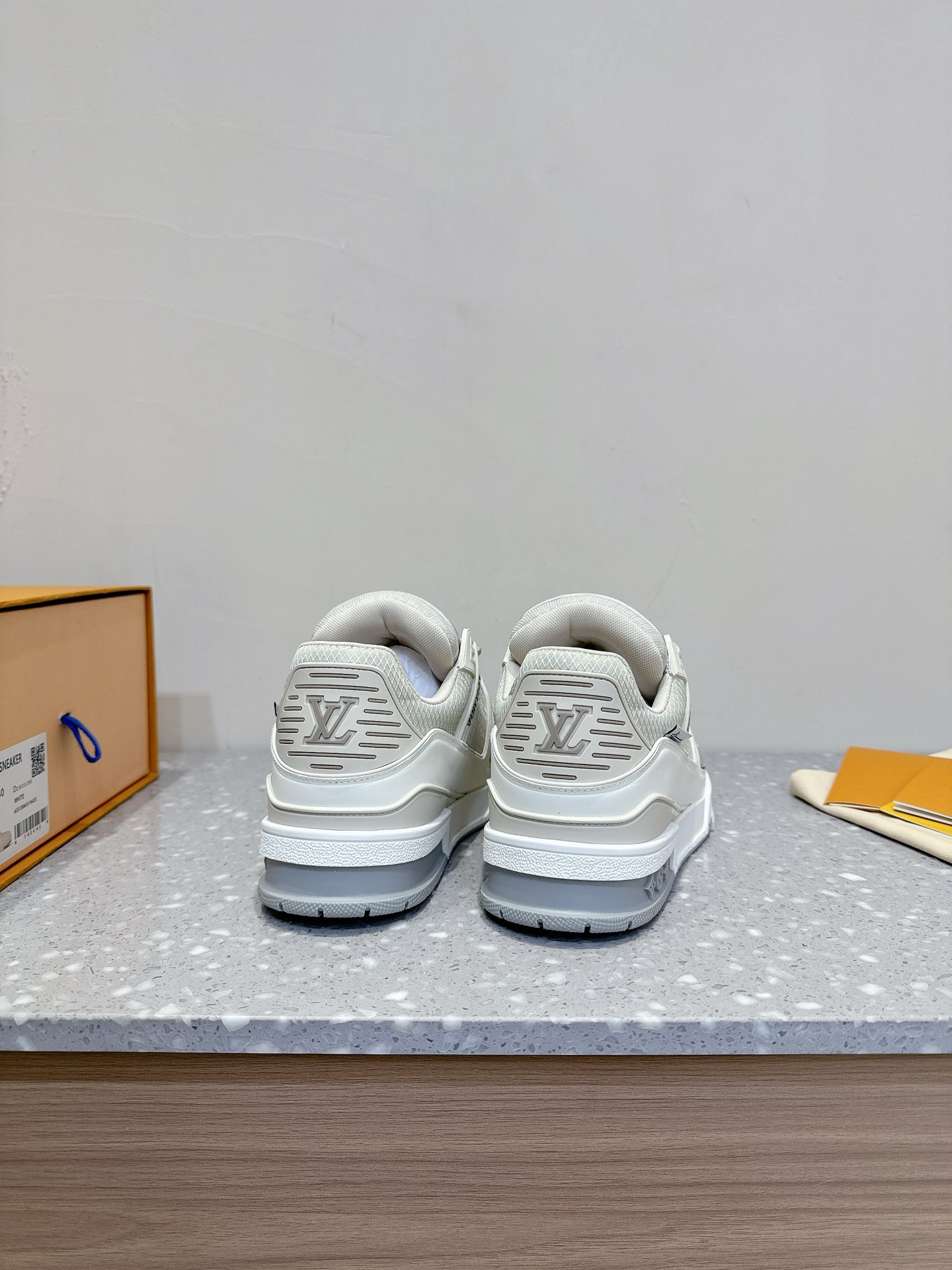 Louis Vuitton TARINE路易威登L家 驴牌 休闲 运动鞋 滑板鞋