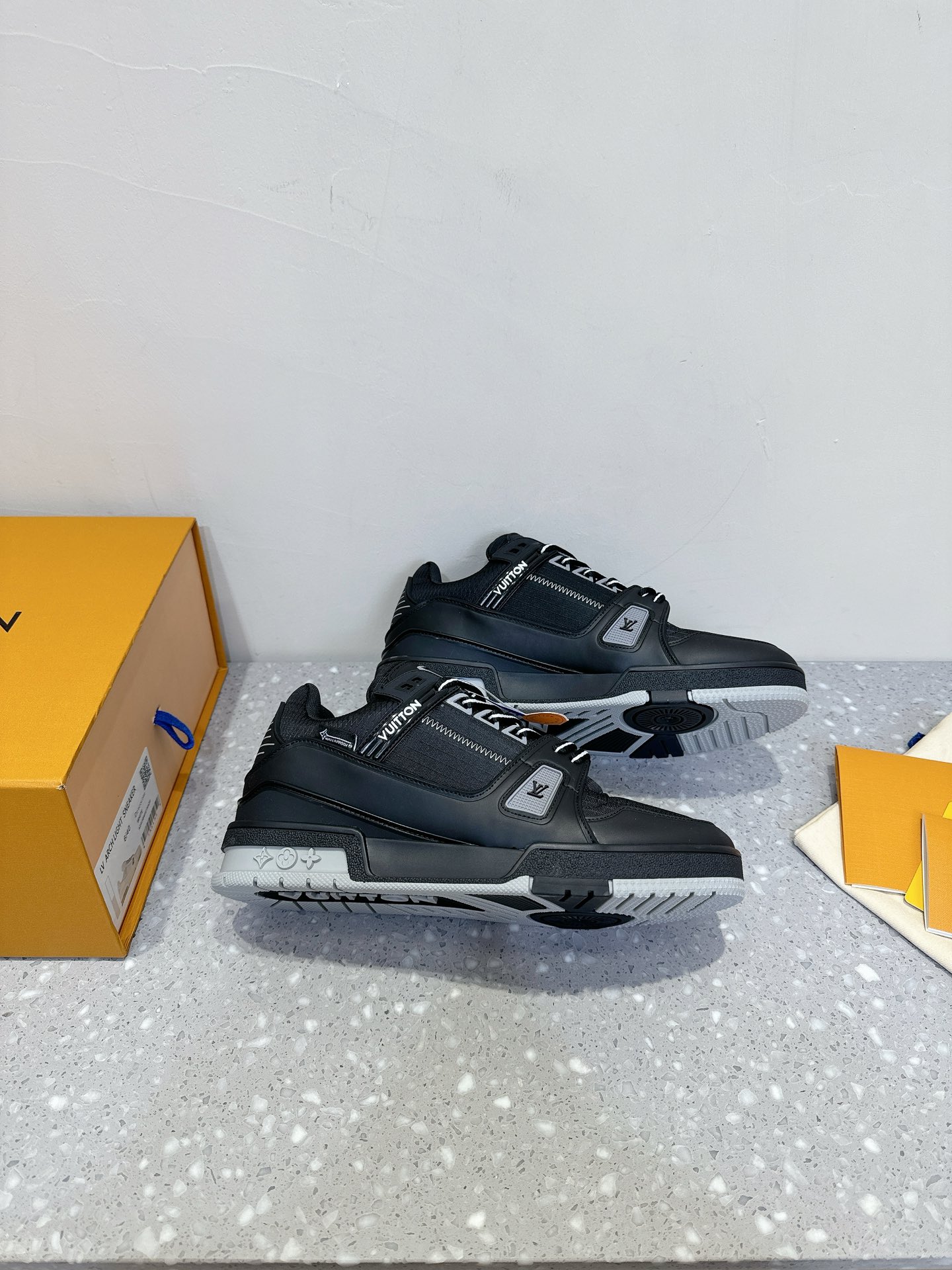 Louis Vuitton TARINE路易威登L家 驴牌 休闲 运动鞋 滑板鞋