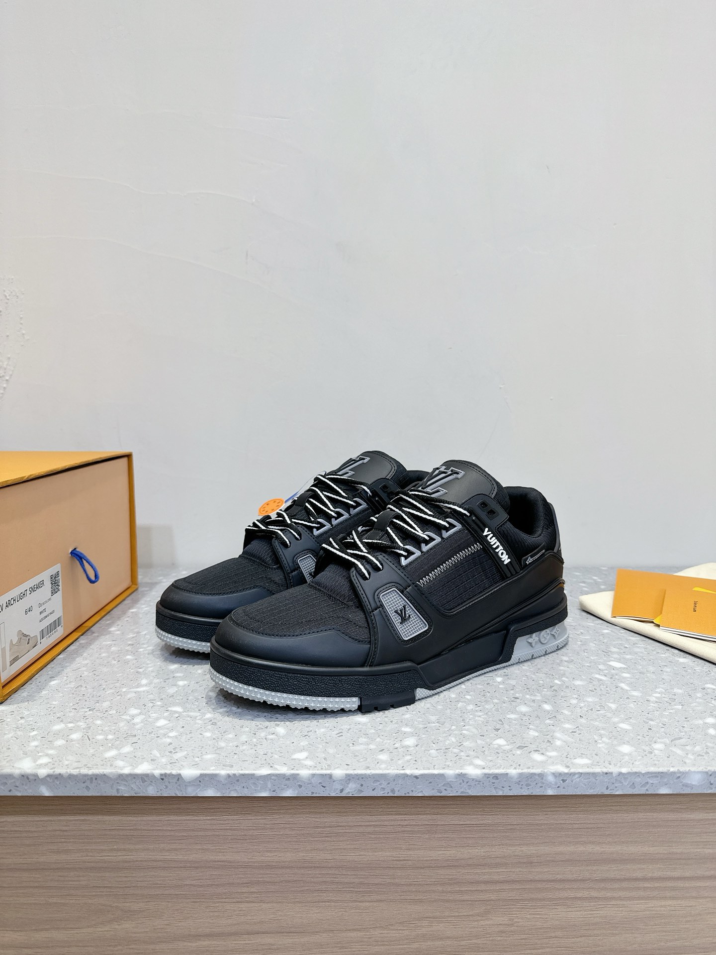 Louis Vuitton TARINE路易威登L家 驴牌 休闲 运动鞋 滑板鞋